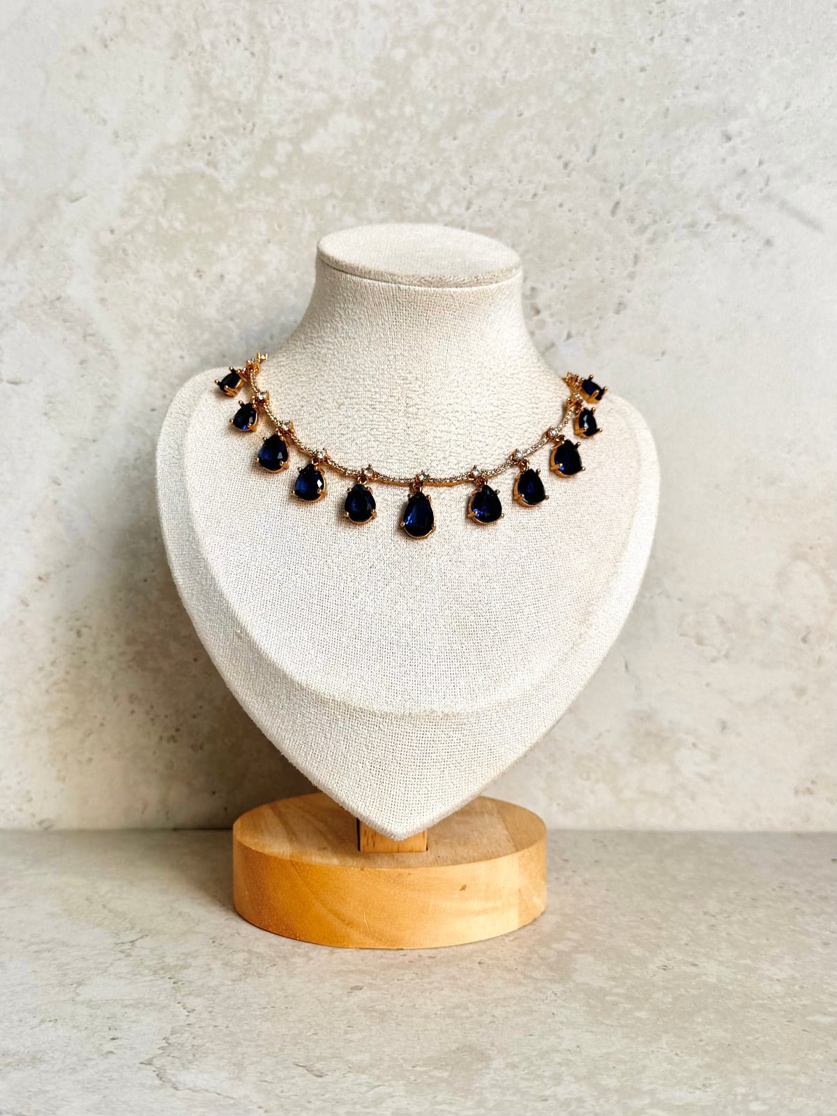 Sapna Necklace Set