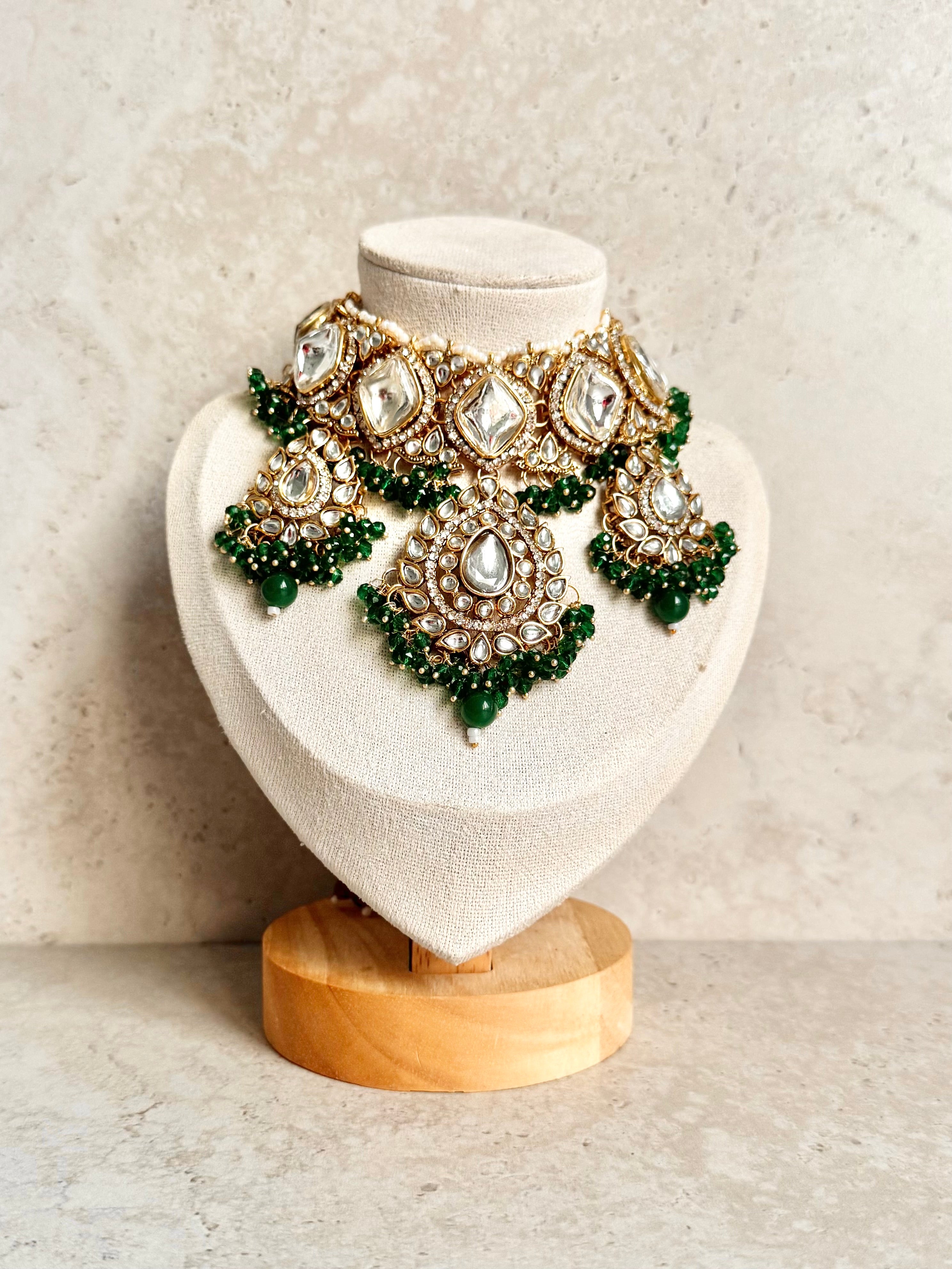 Avira Necklace Set