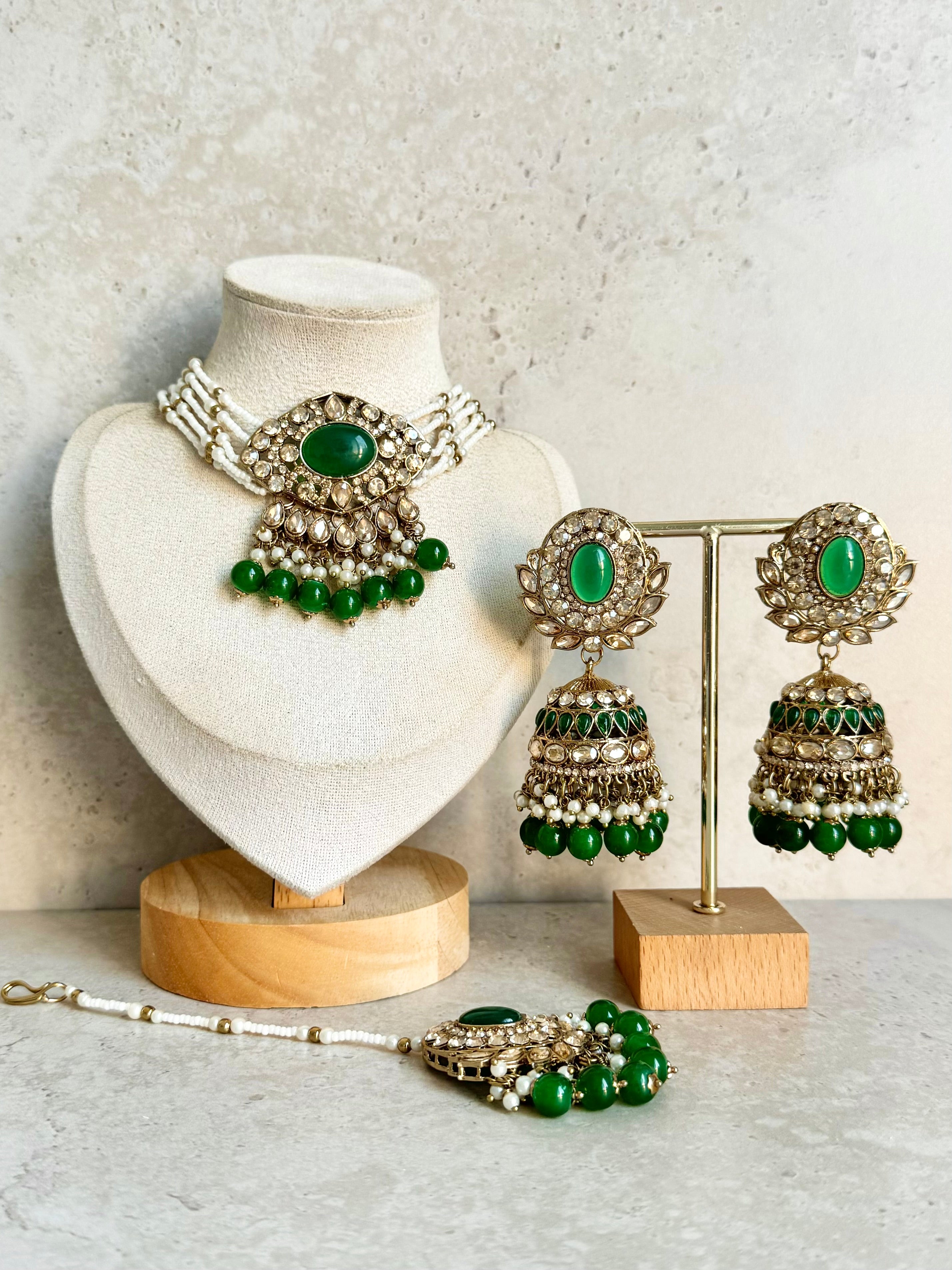 Shreya Necklace Set