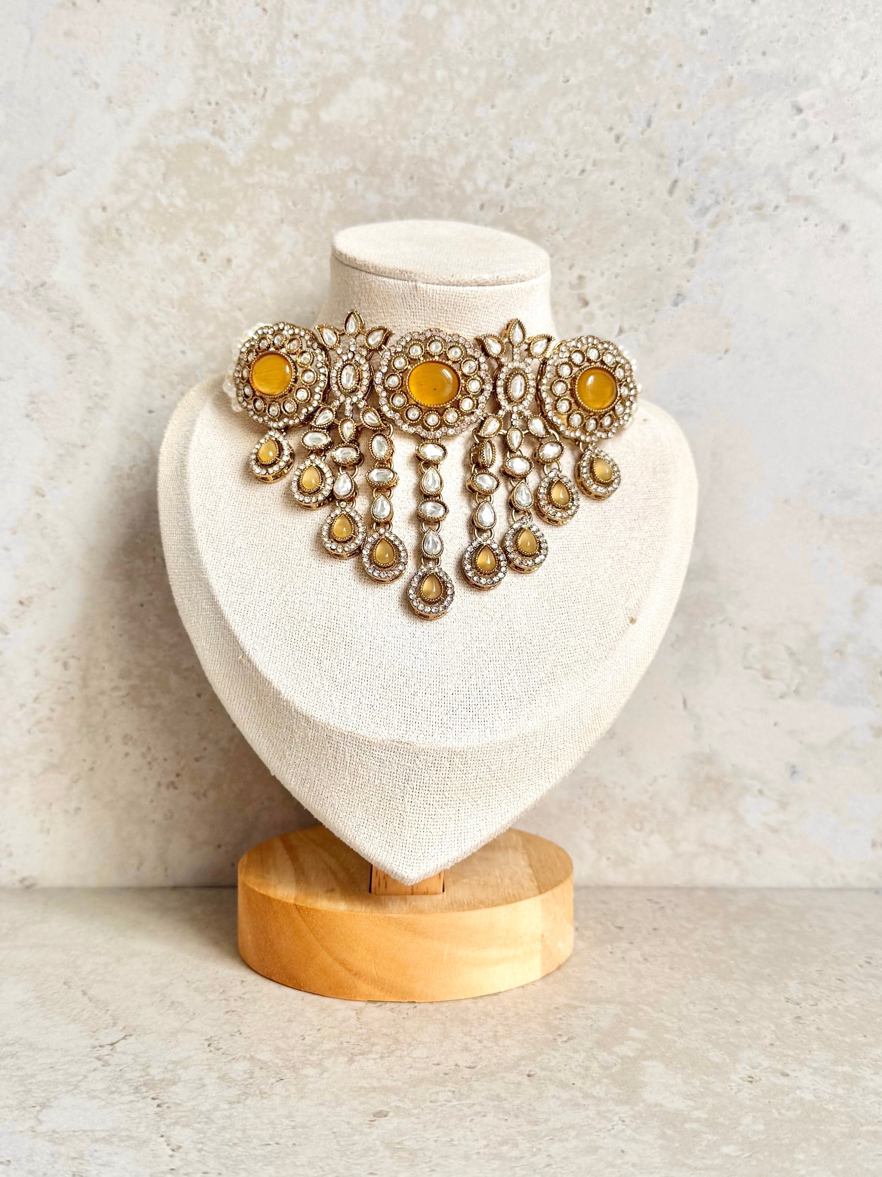 Ravina Necklace Set