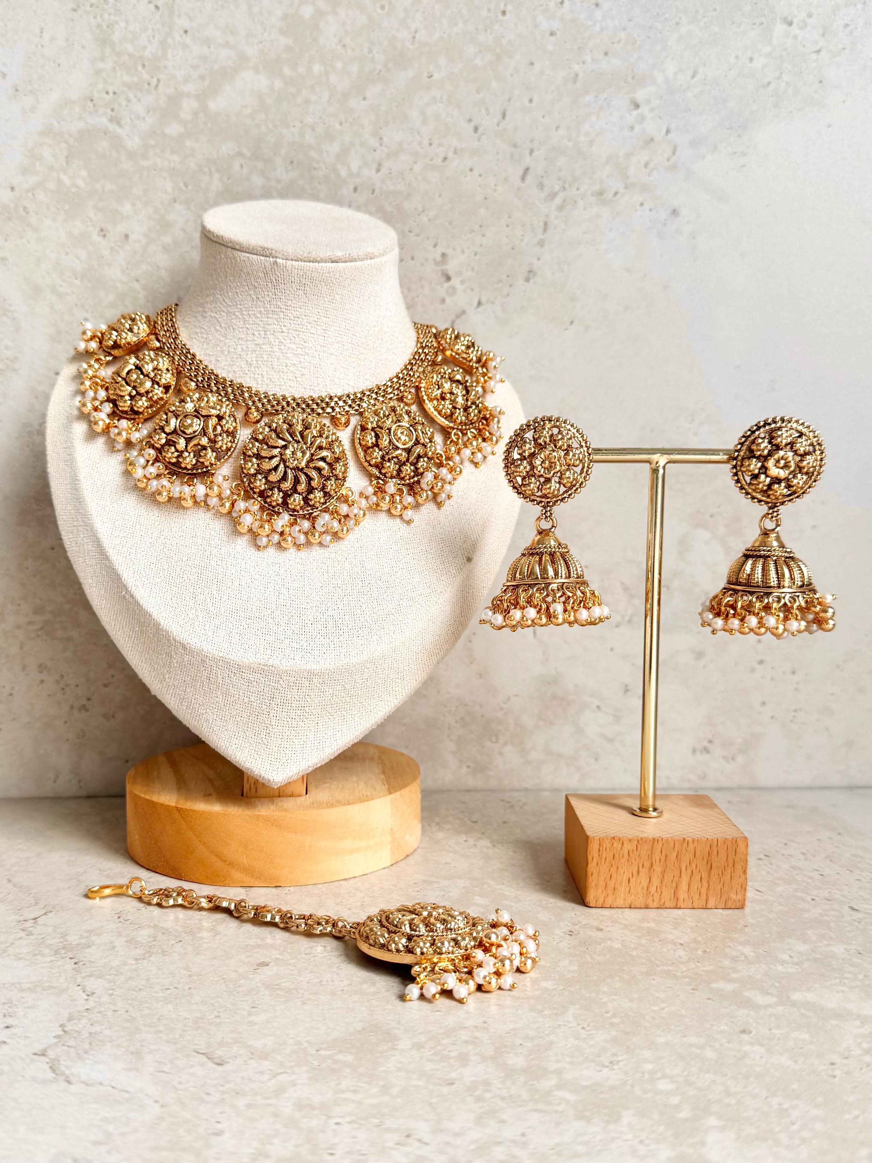 Dania Necklace Set