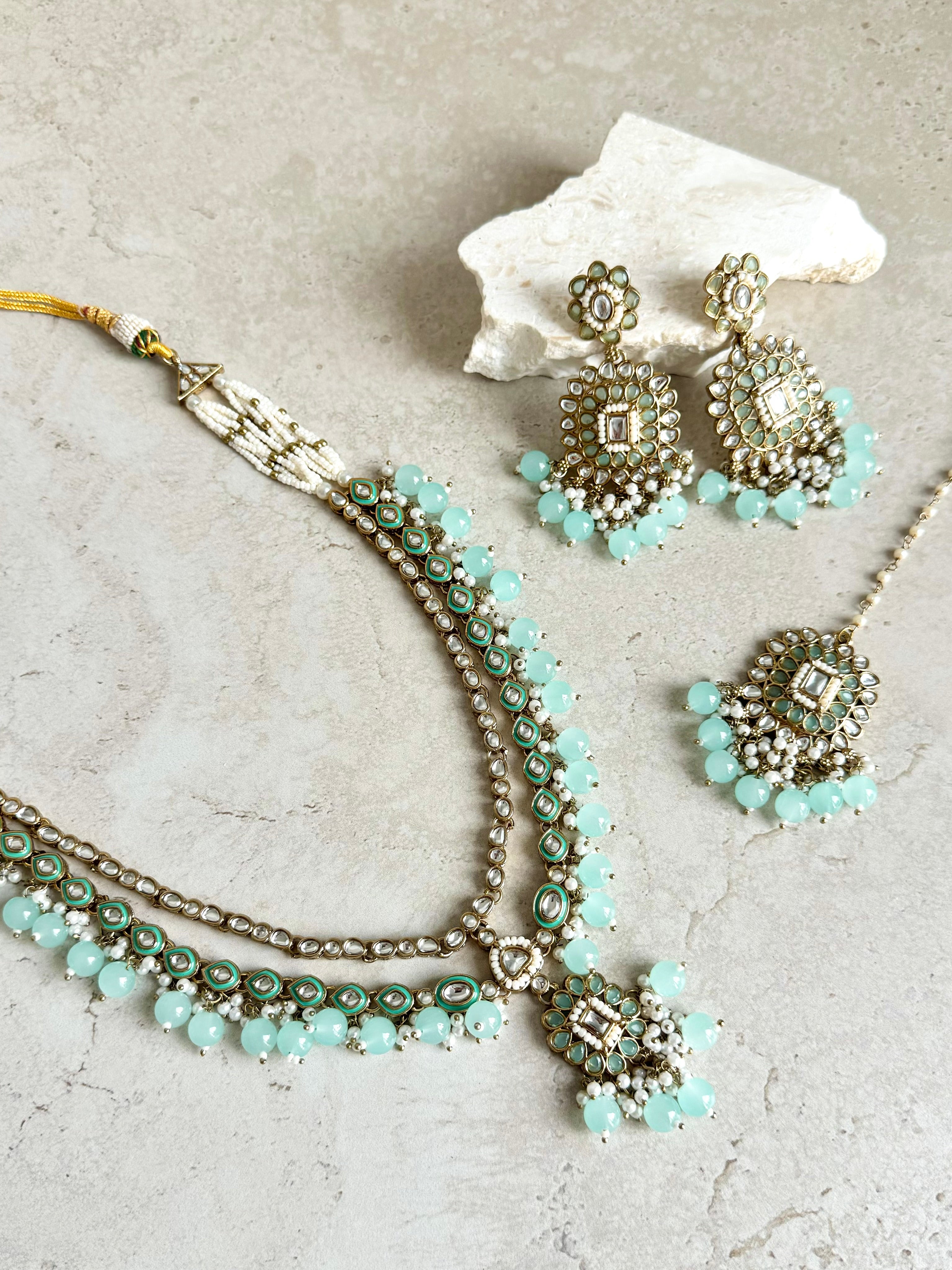 Roop Necklace Set