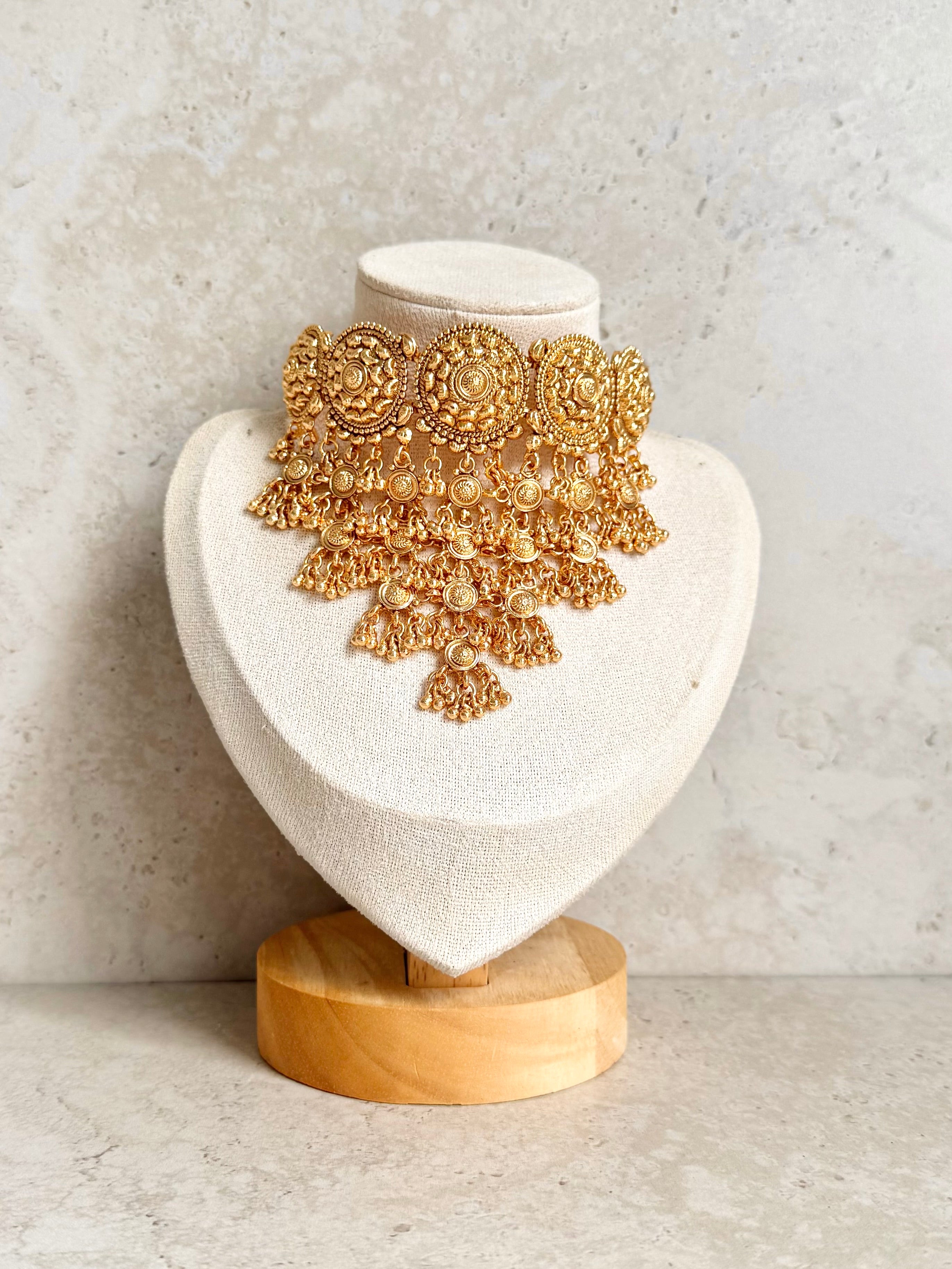 Naaz Necklace Set