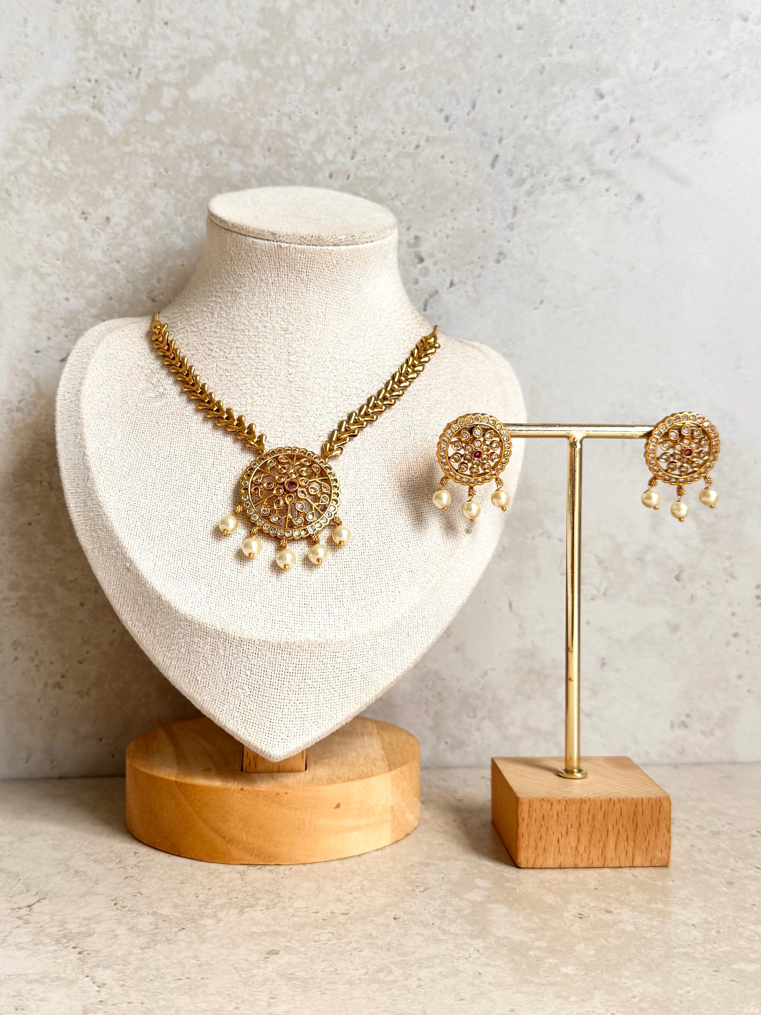 Garima Necklace Set