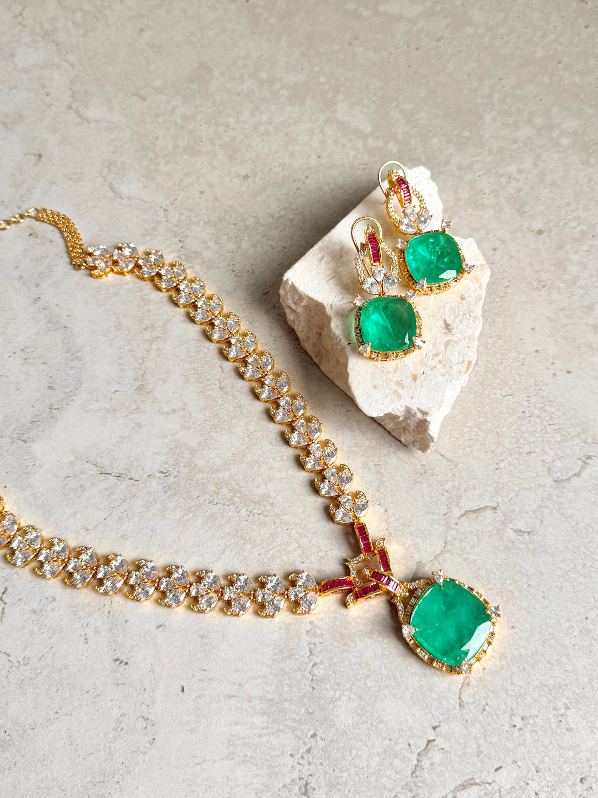 Ameera Necklace Set