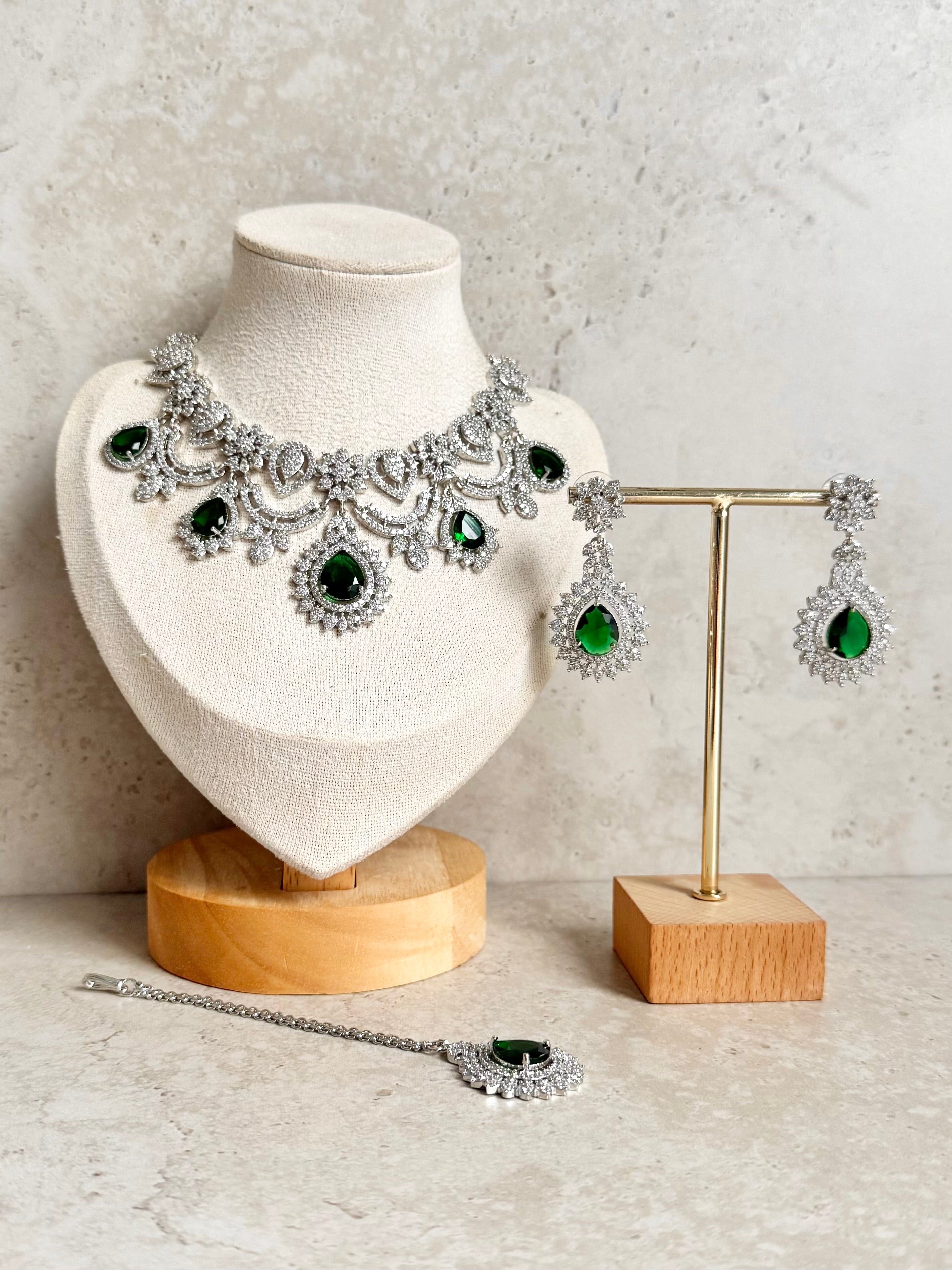 Alpana Necklace Set