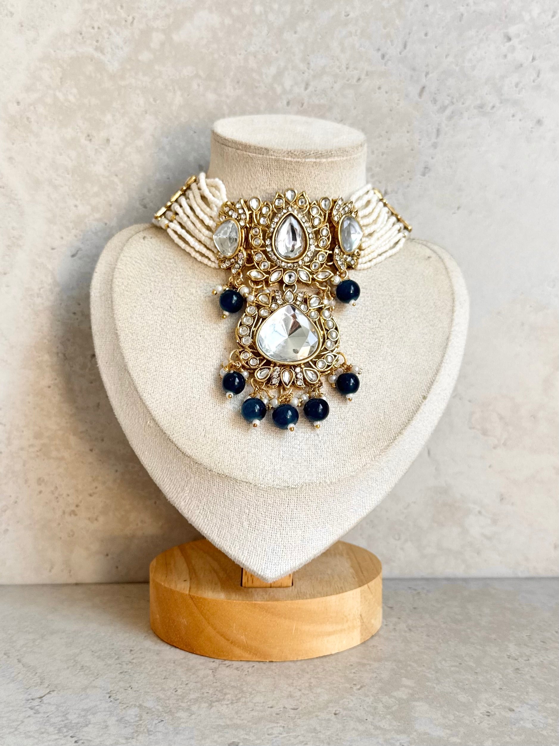 Ashmi Necklace Set