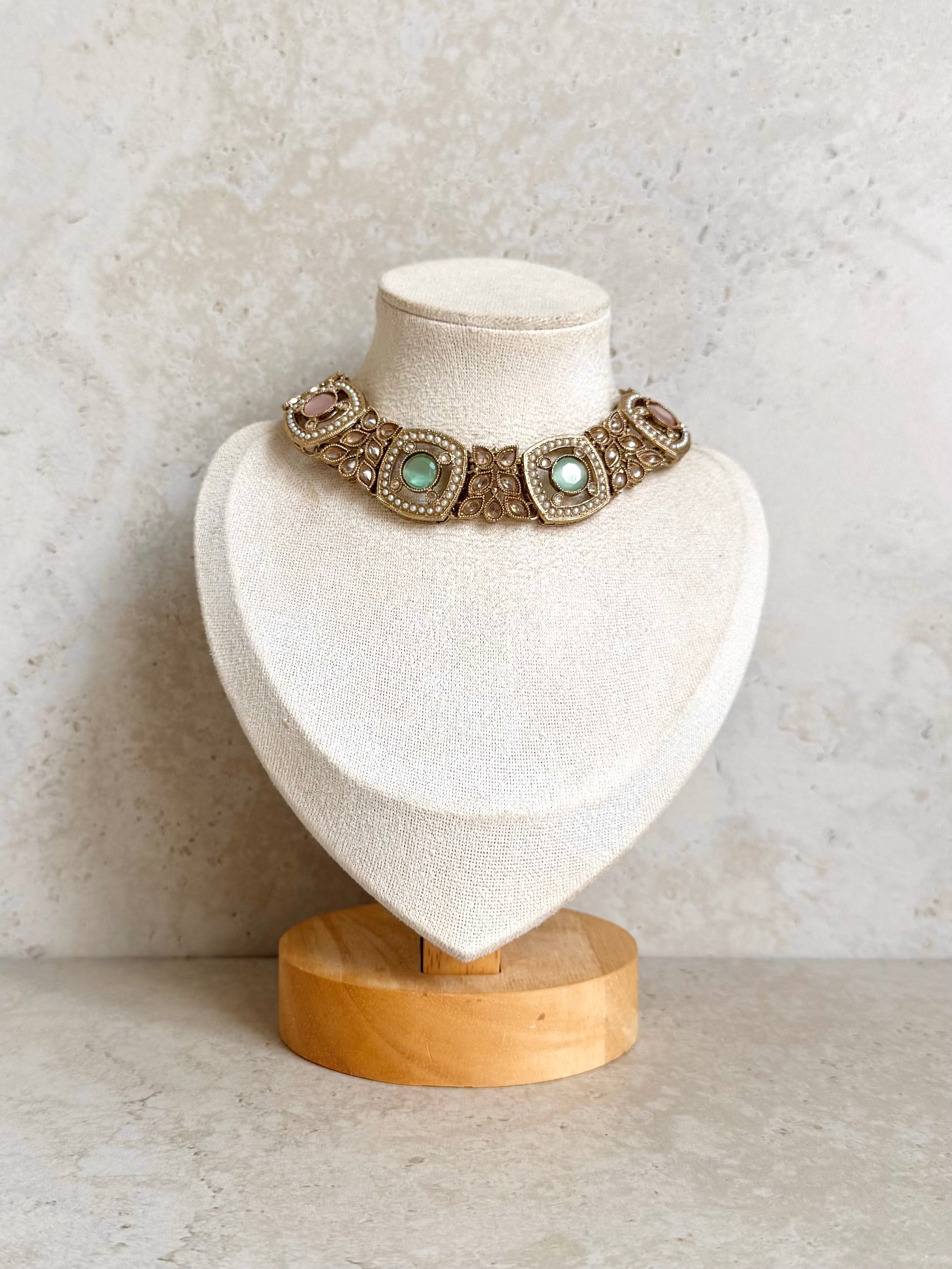 Ridhima Necklace Set