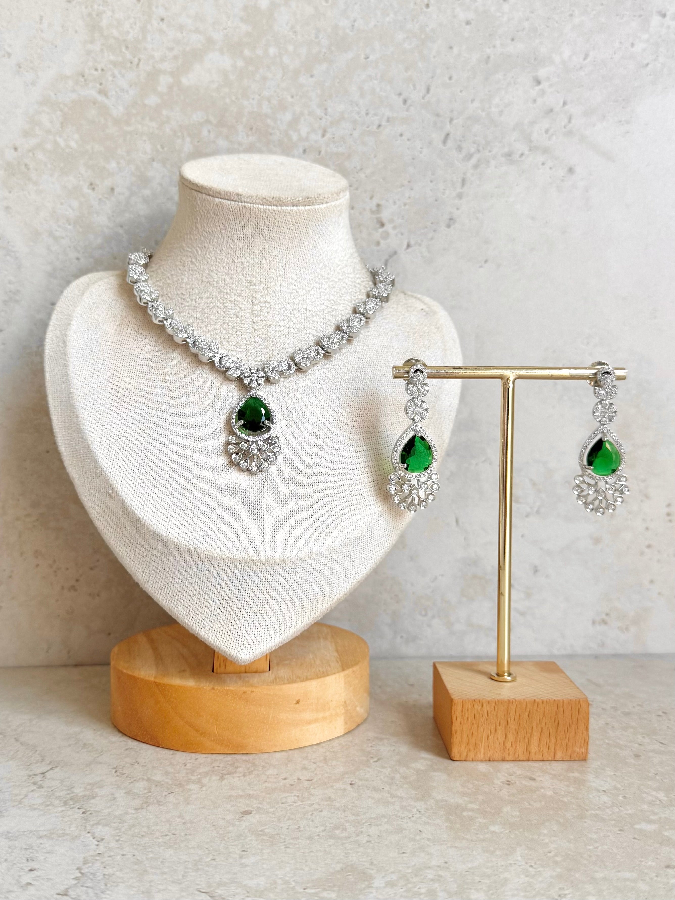 Ratika Necklace Set