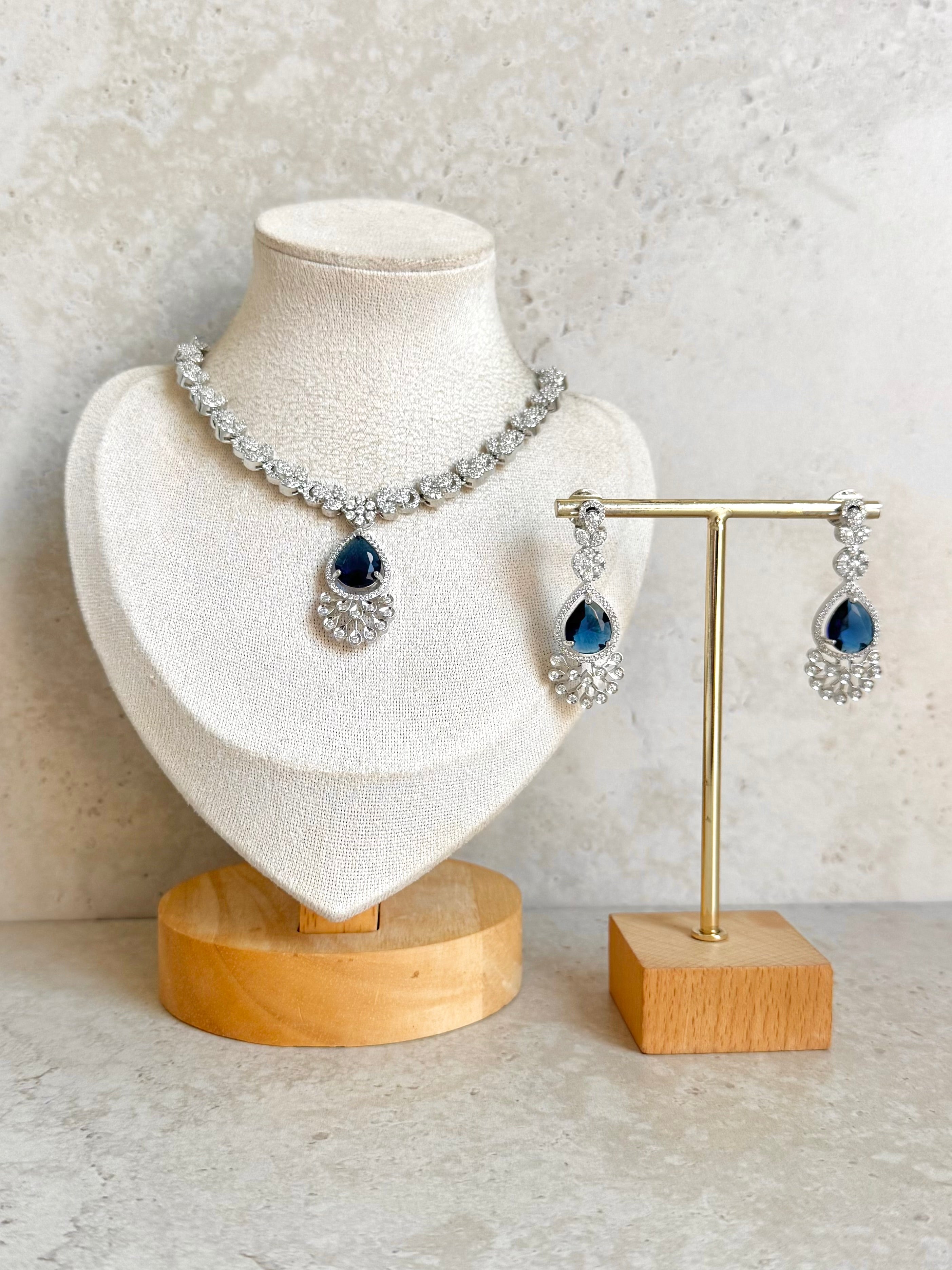 Ratika Necklace Set
