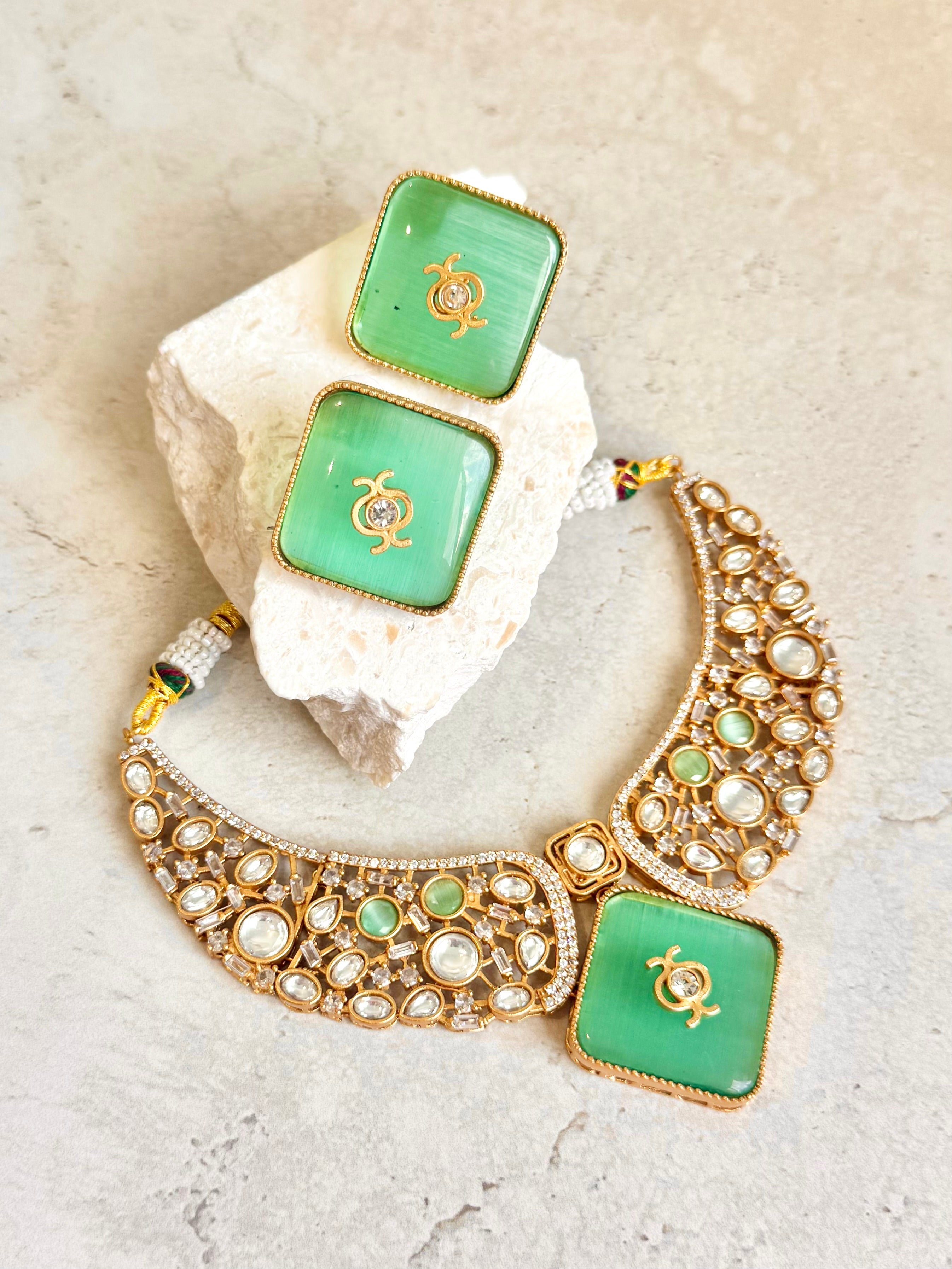 Azra Necklace Set