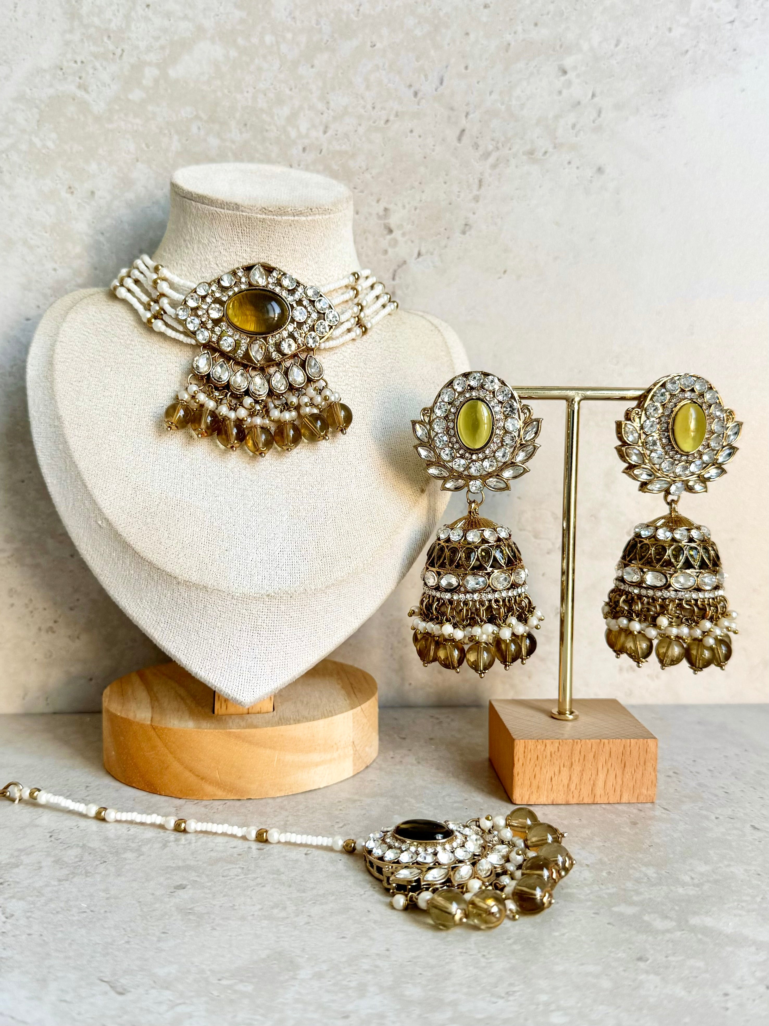 Shreya Necklace Set