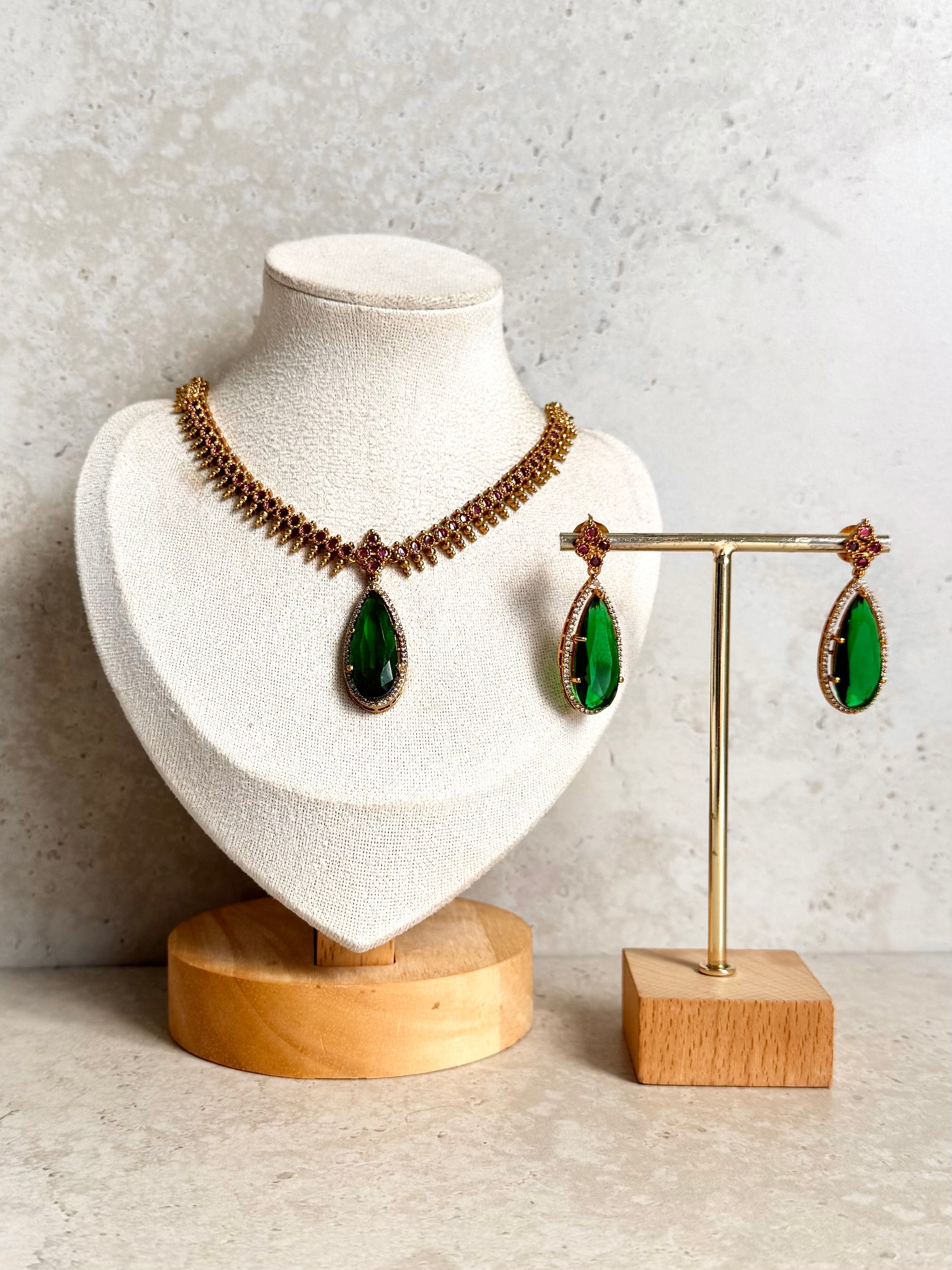 Param Necklace Set