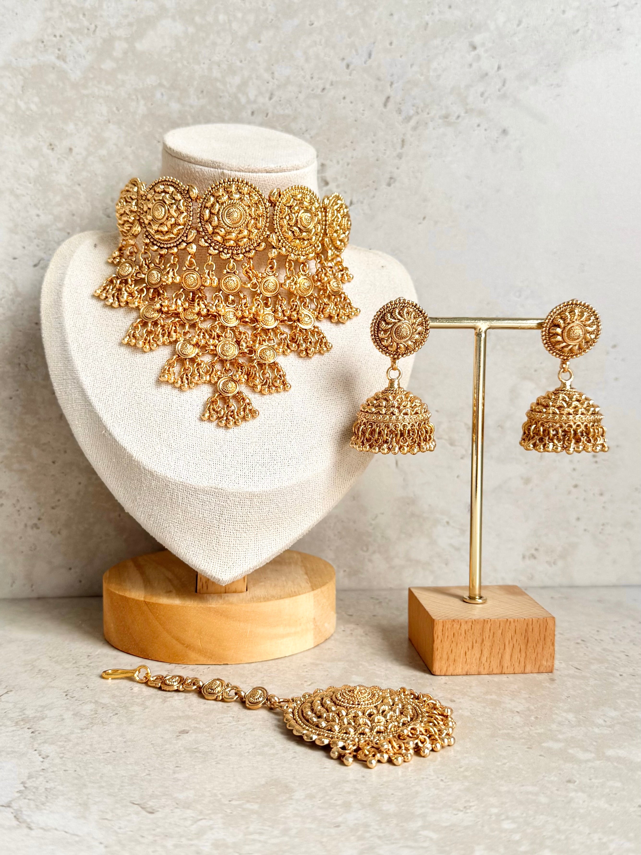 Naaz Necklace Set