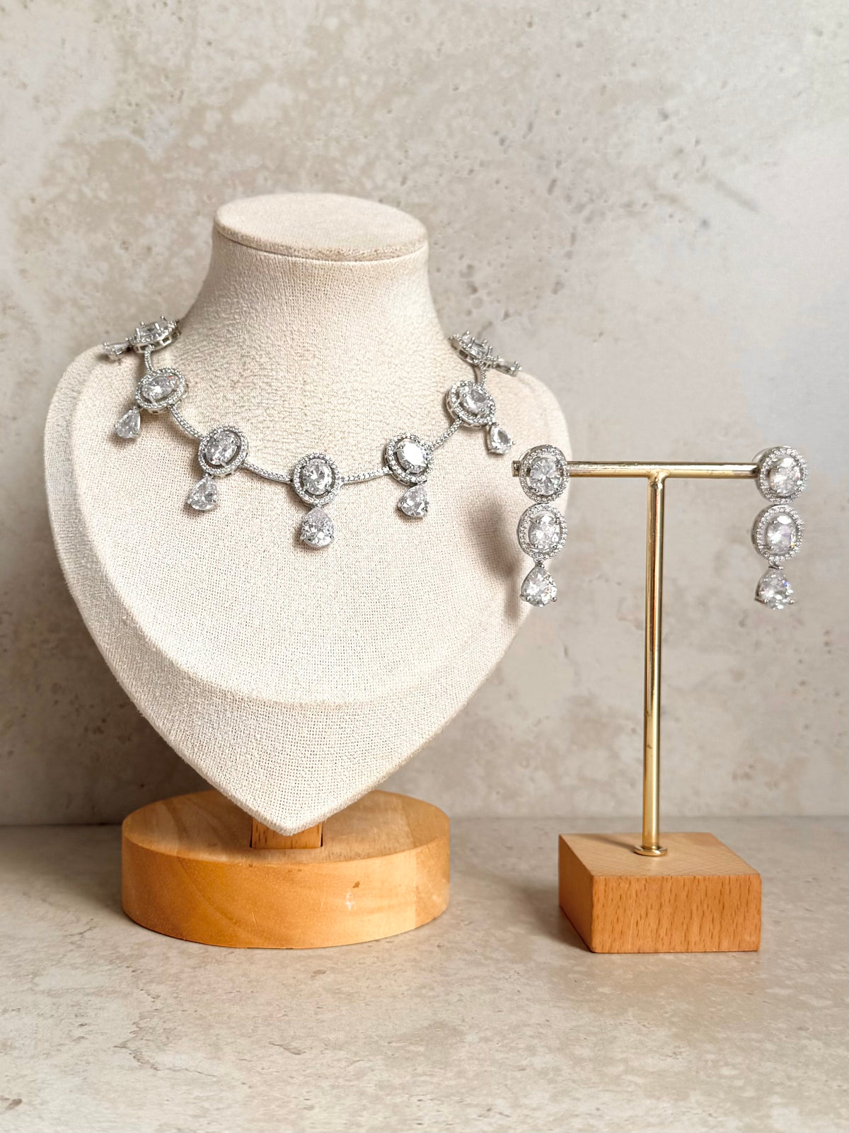 Mansi Necklace Set