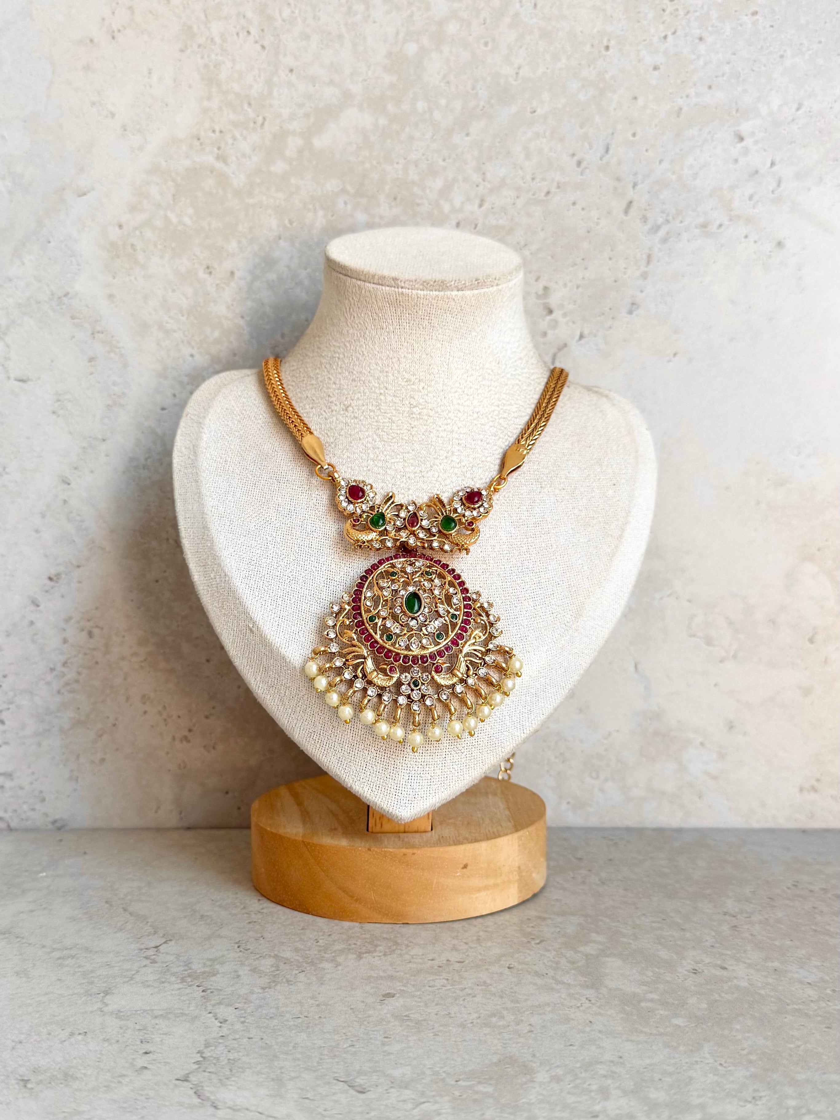 Shweta Necklace Set