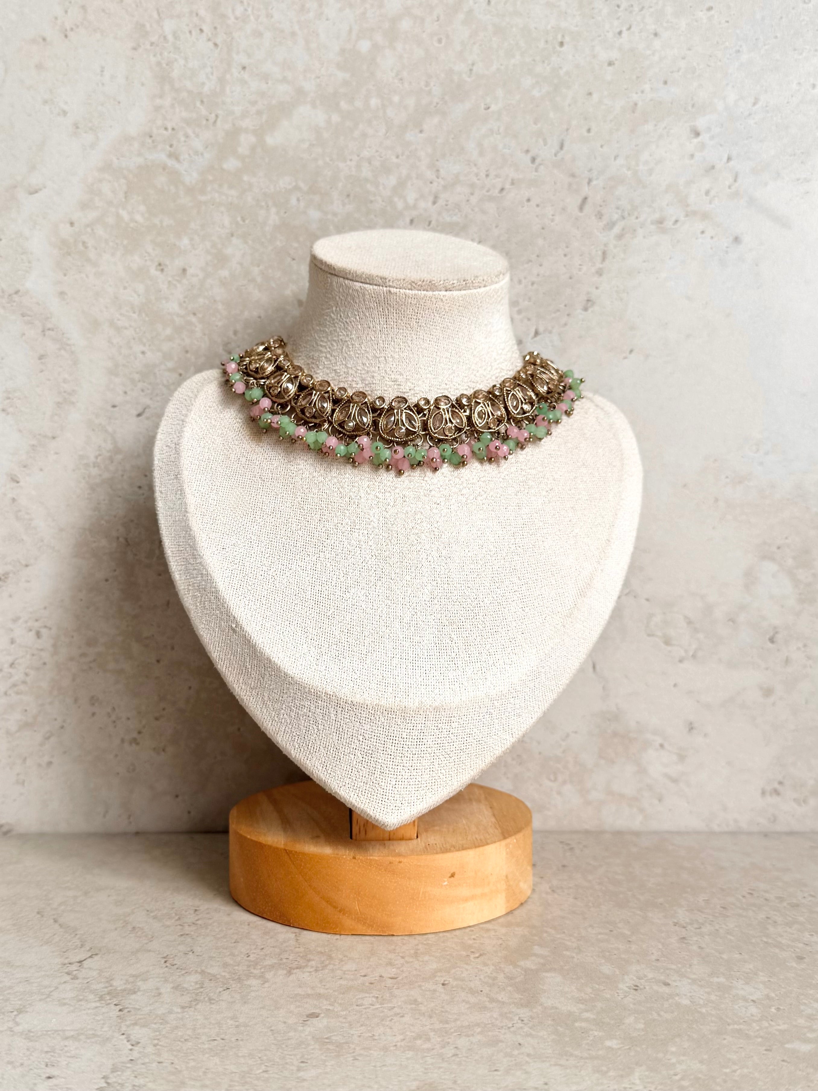 Siya Necklace Set