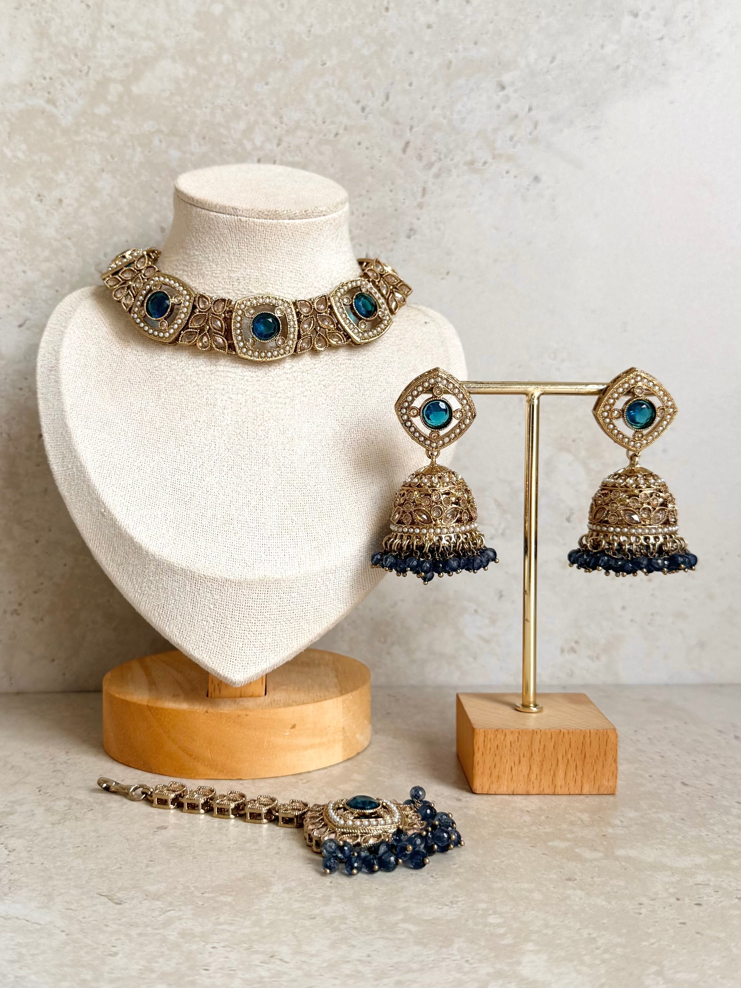 Ridhima Necklace Set