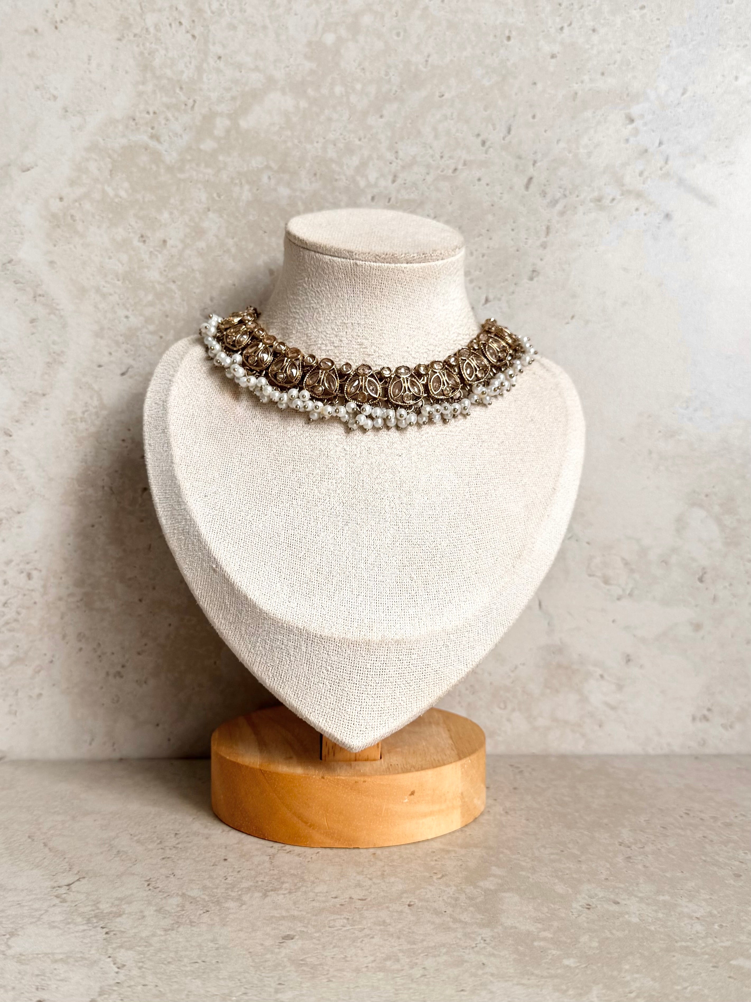Siya Necklace Set