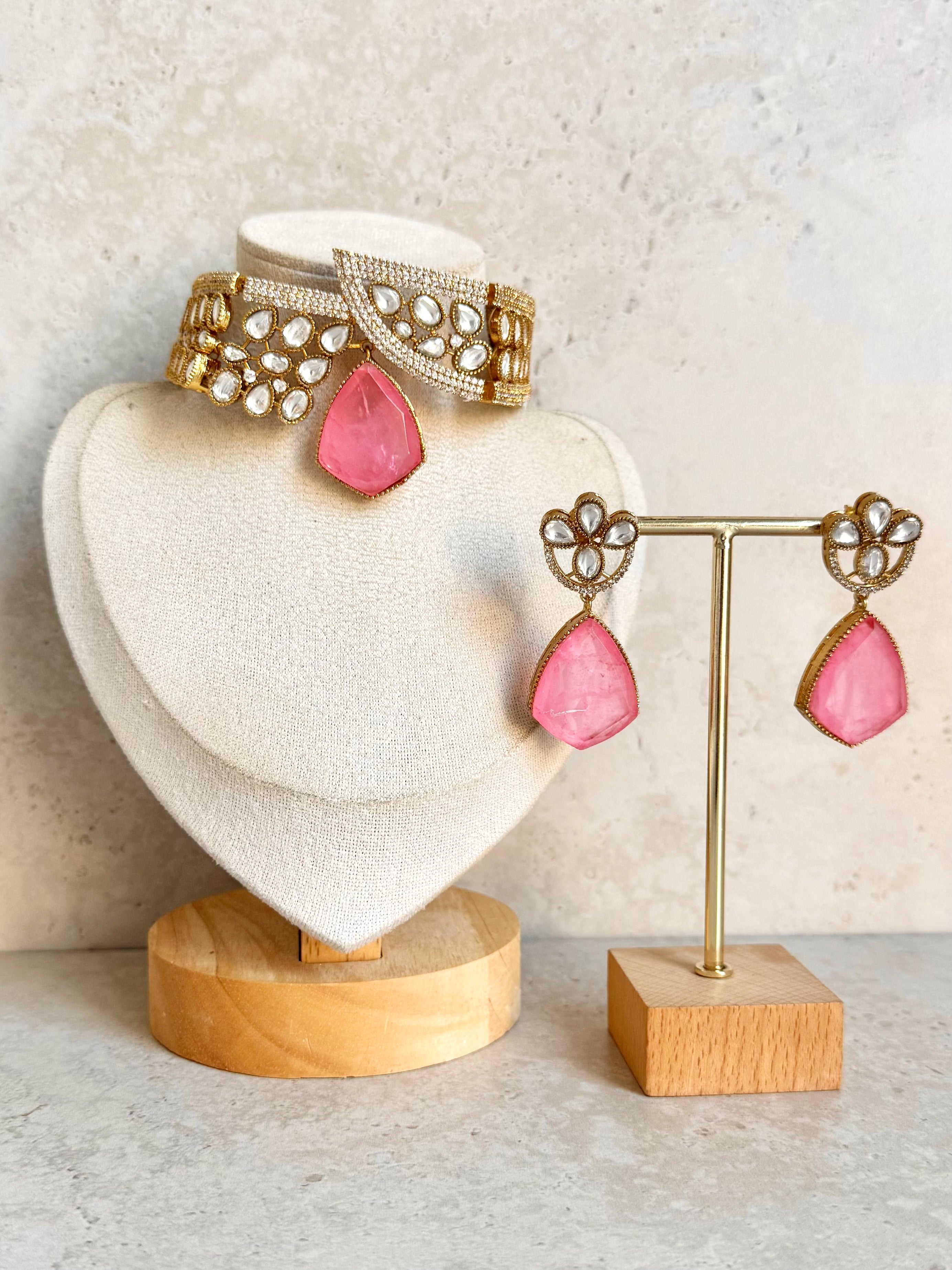Shibana Necklace Set
