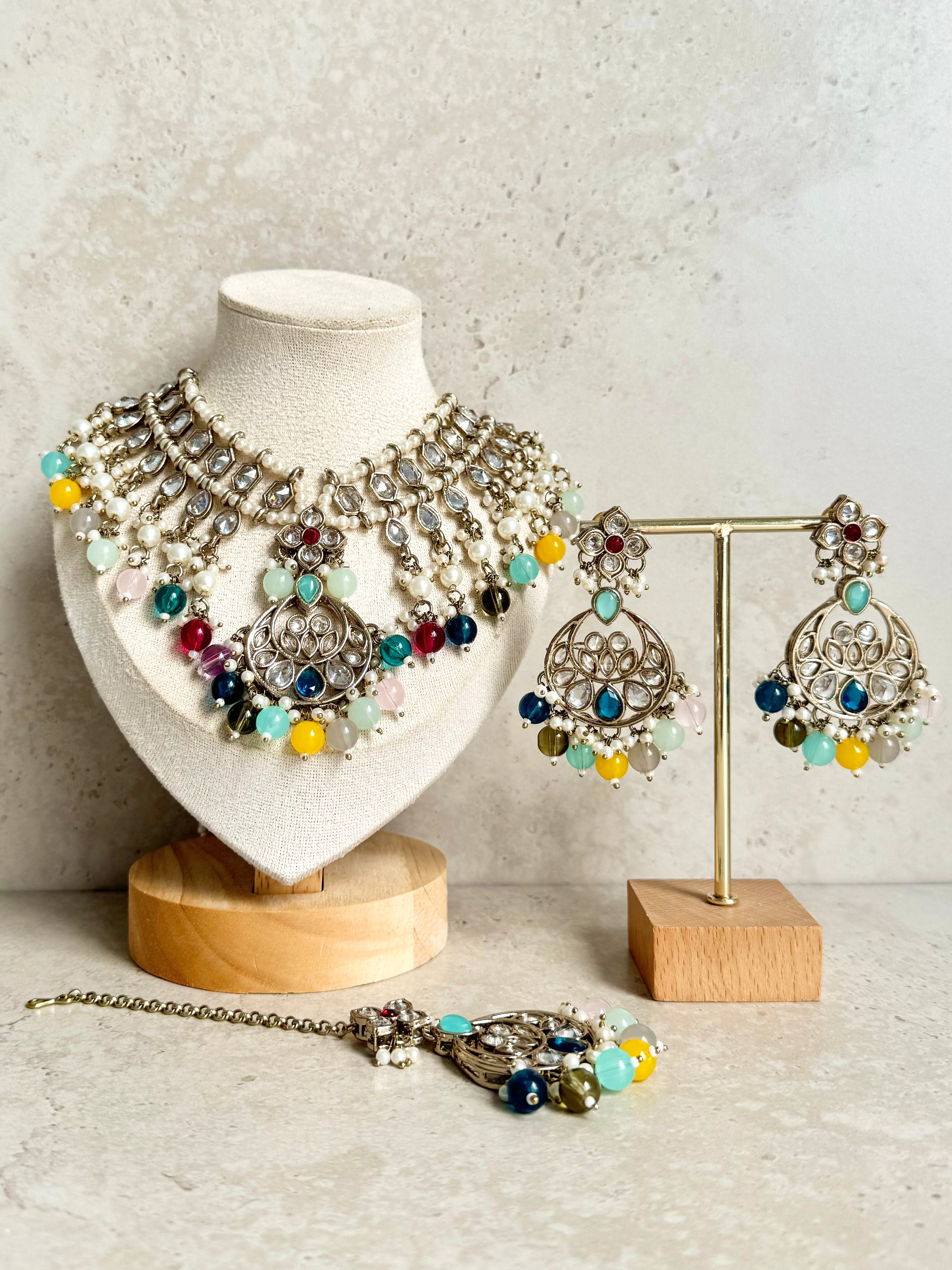 Divya Necklace Set