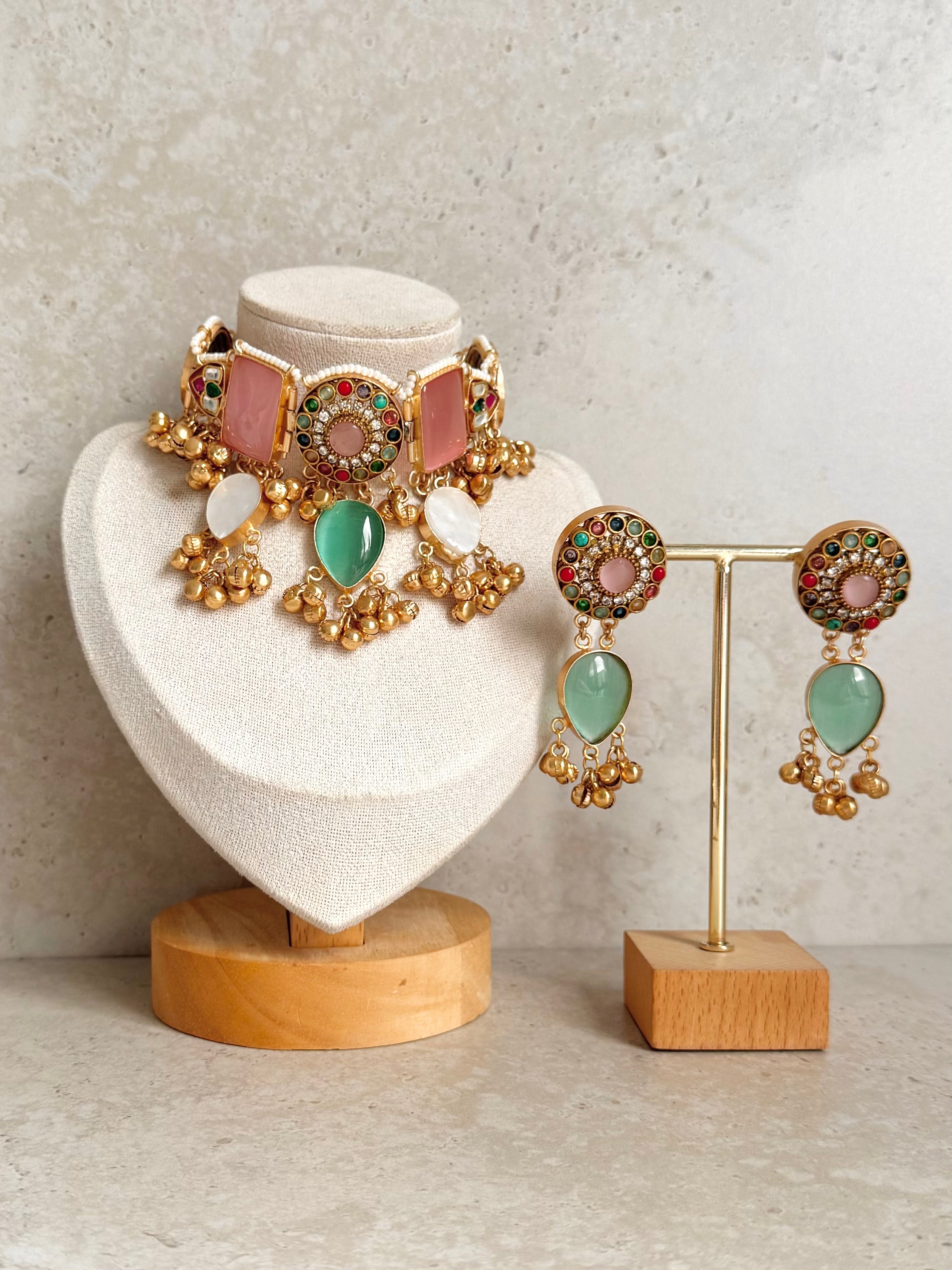 Naina Necklace Set