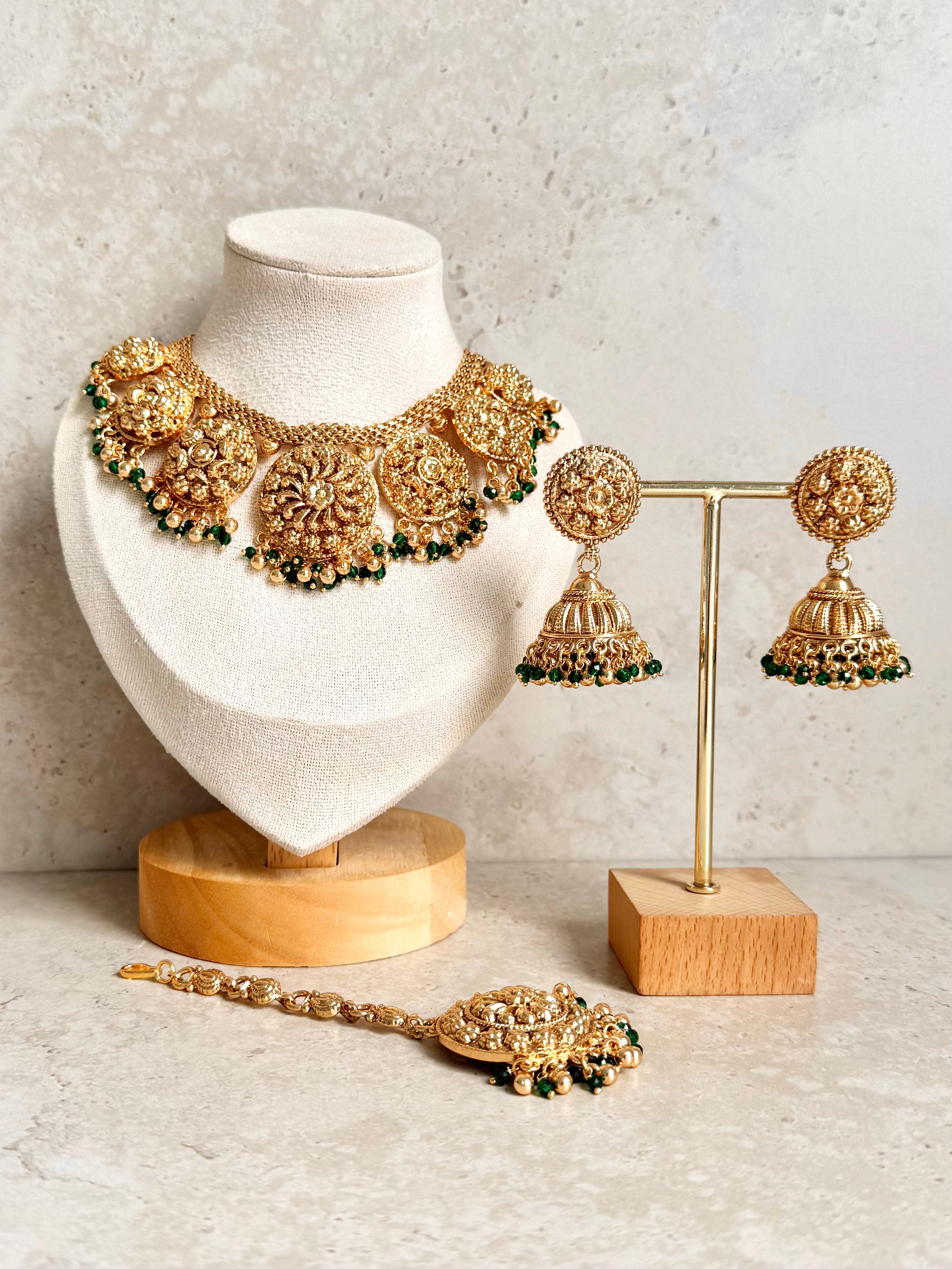 Dania Necklace Set