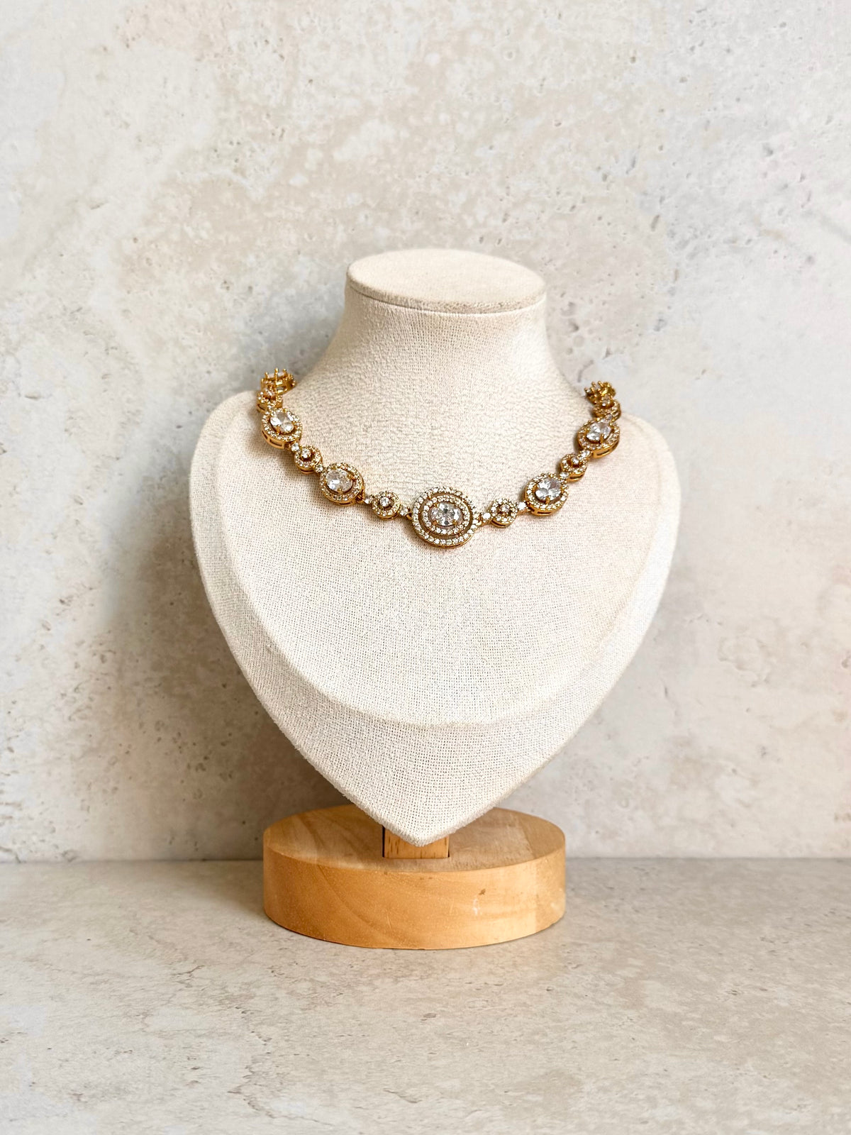 Saloni Necklace Set