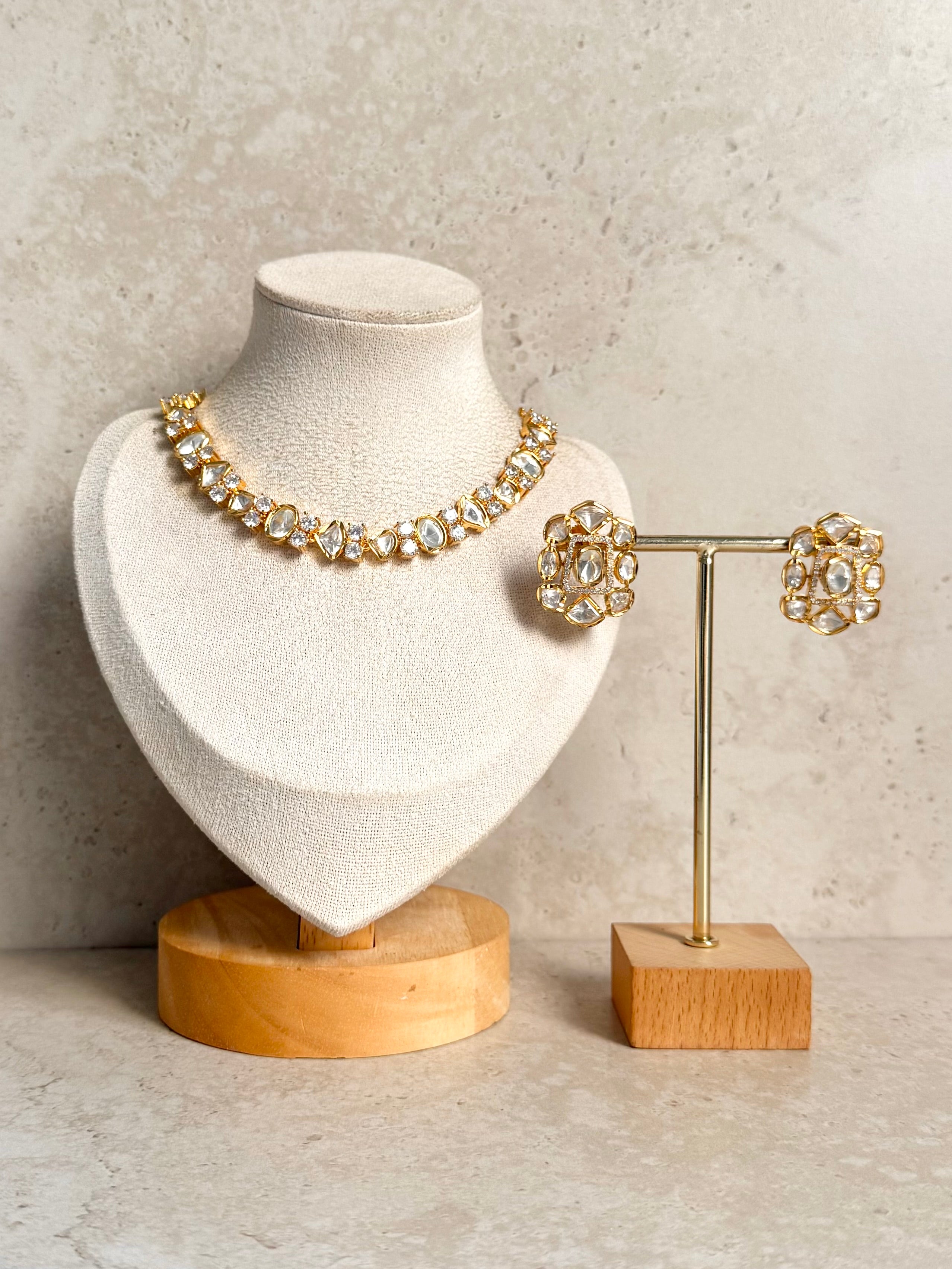 Anayat Necklace Set