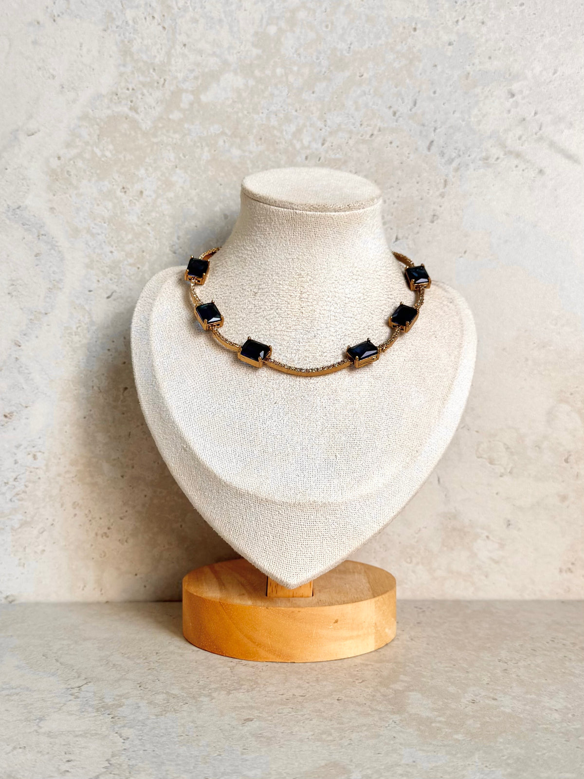 Suman Necklace Set