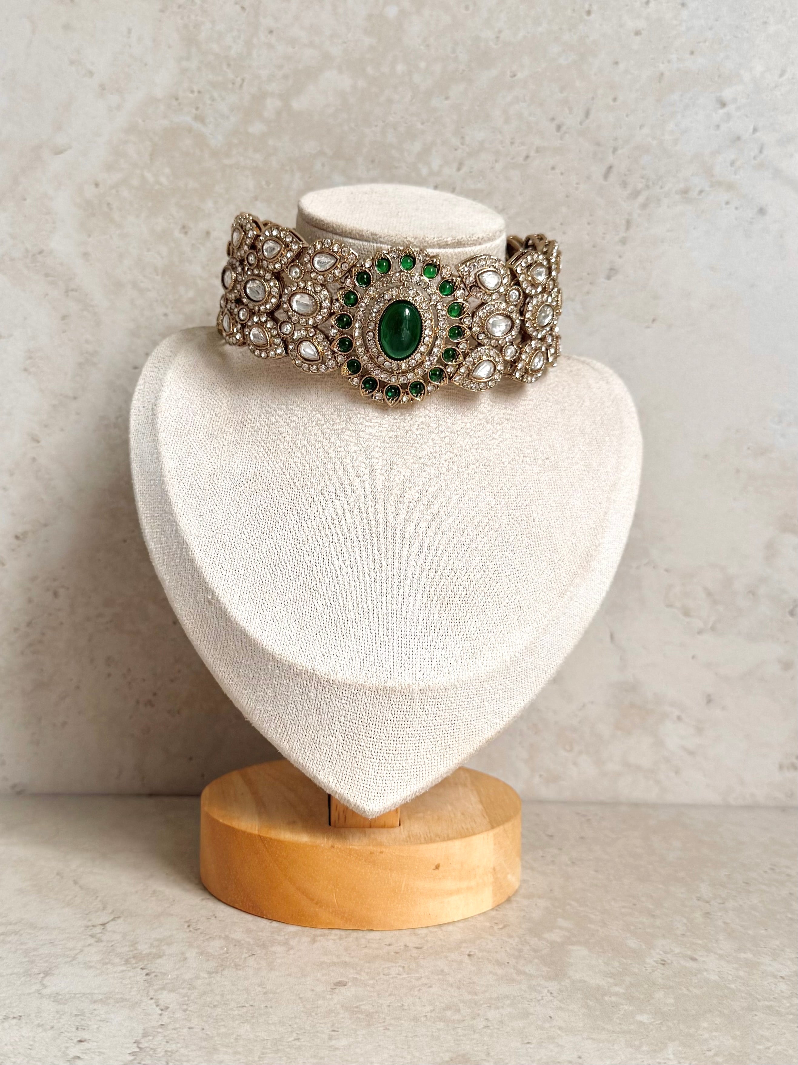 Gurnoor Necklace Set