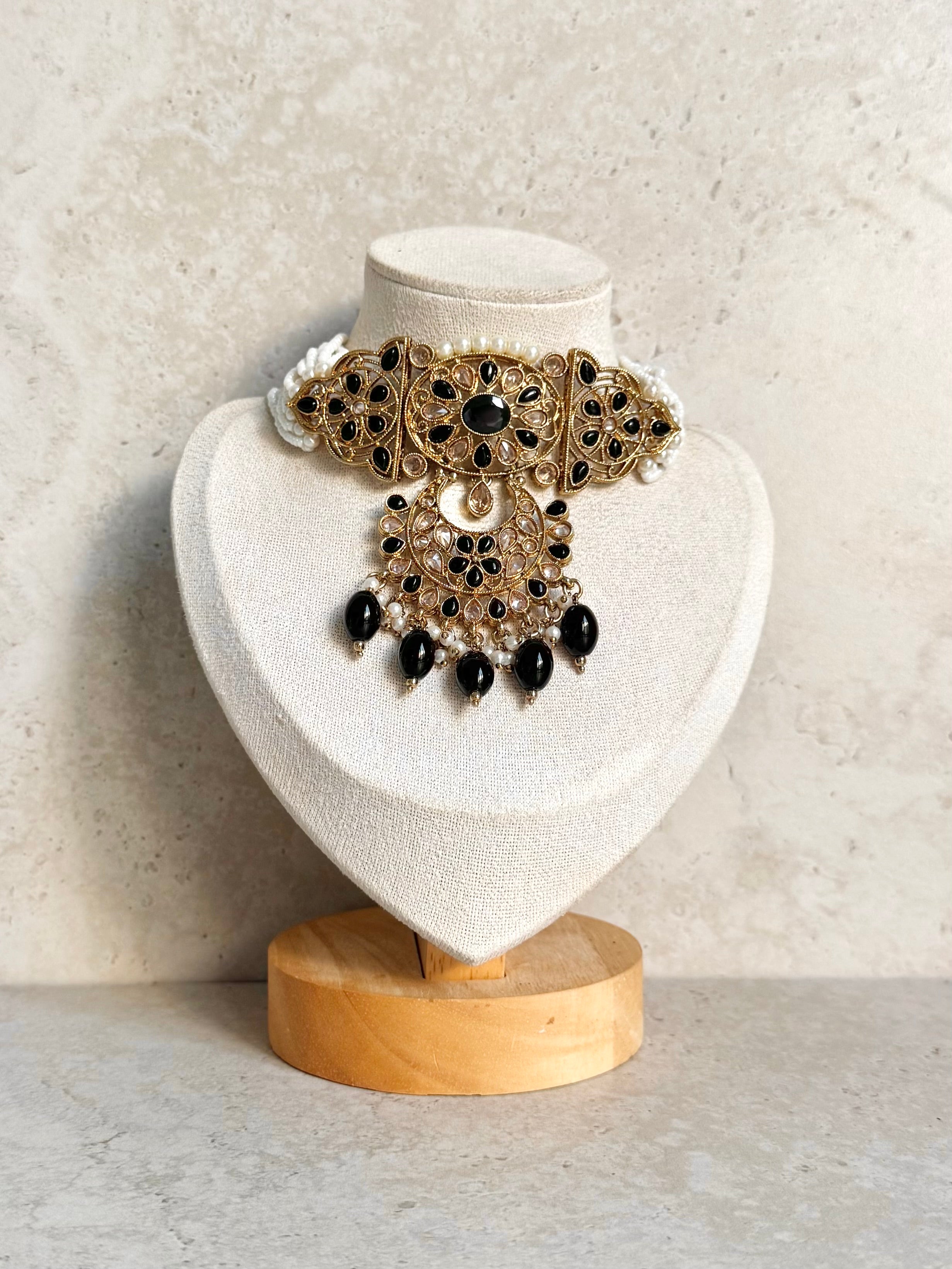 Afrin Necklace Set