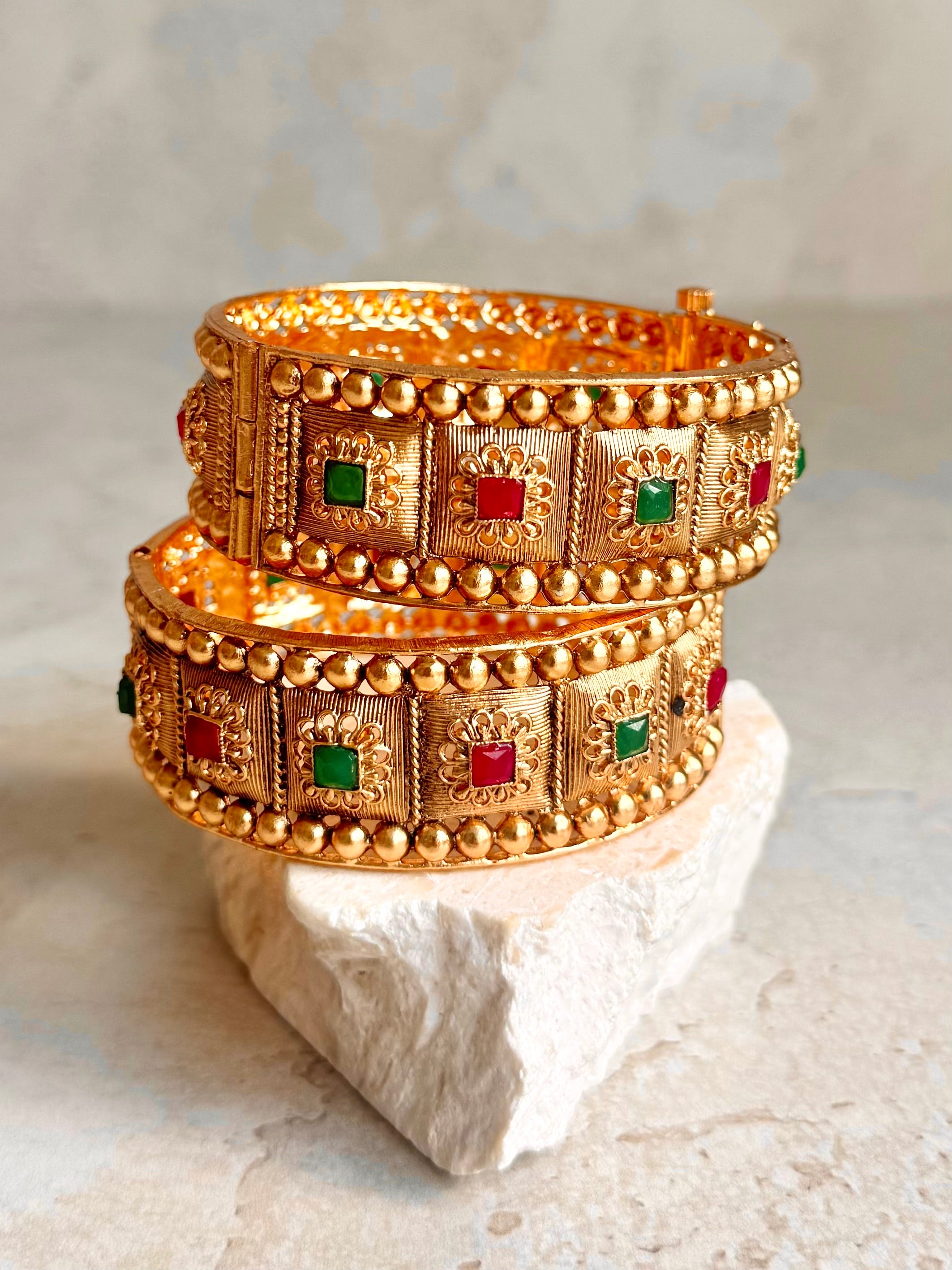 Kashvi Bangles