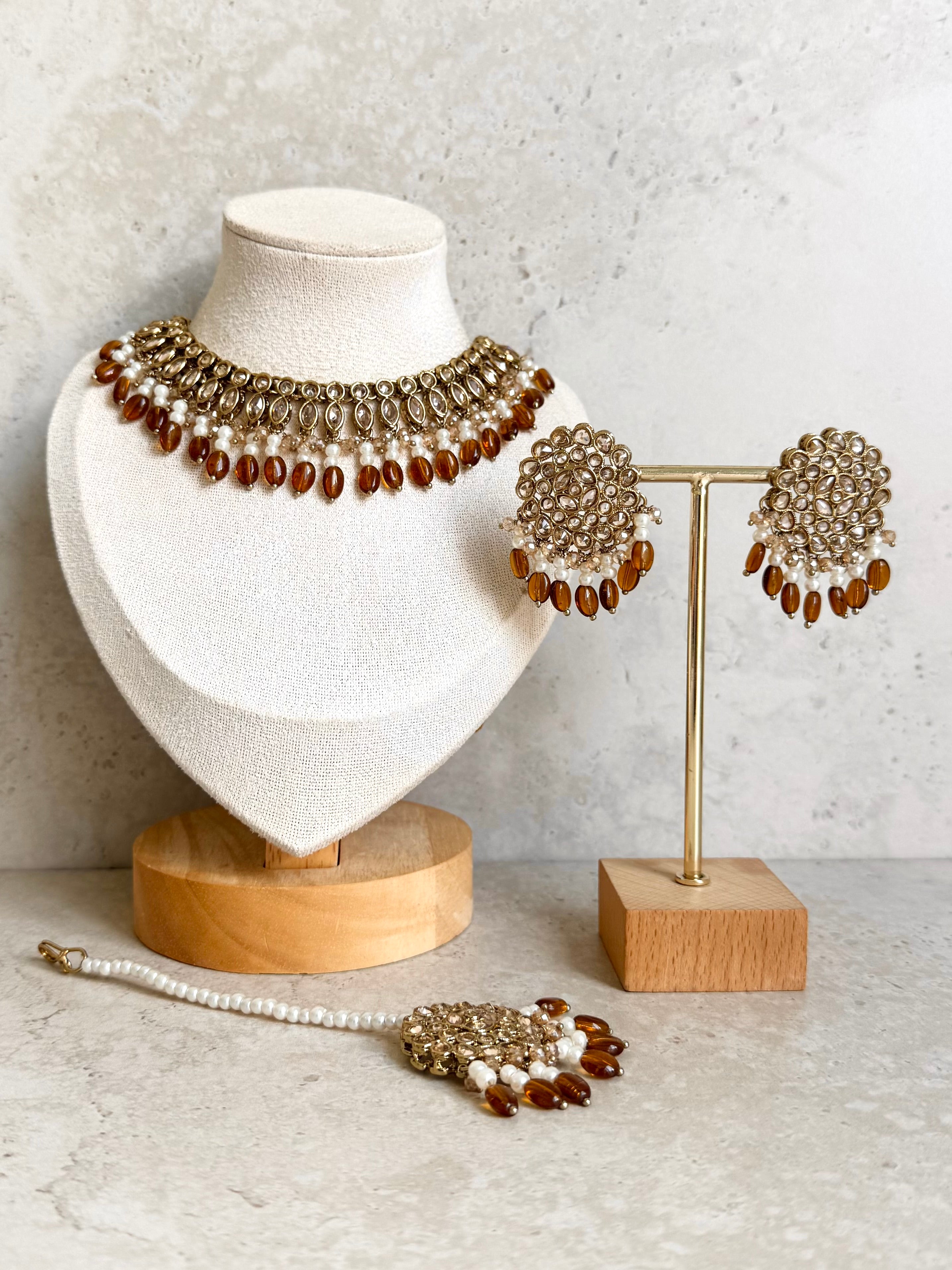 Rishika Necklace Set
