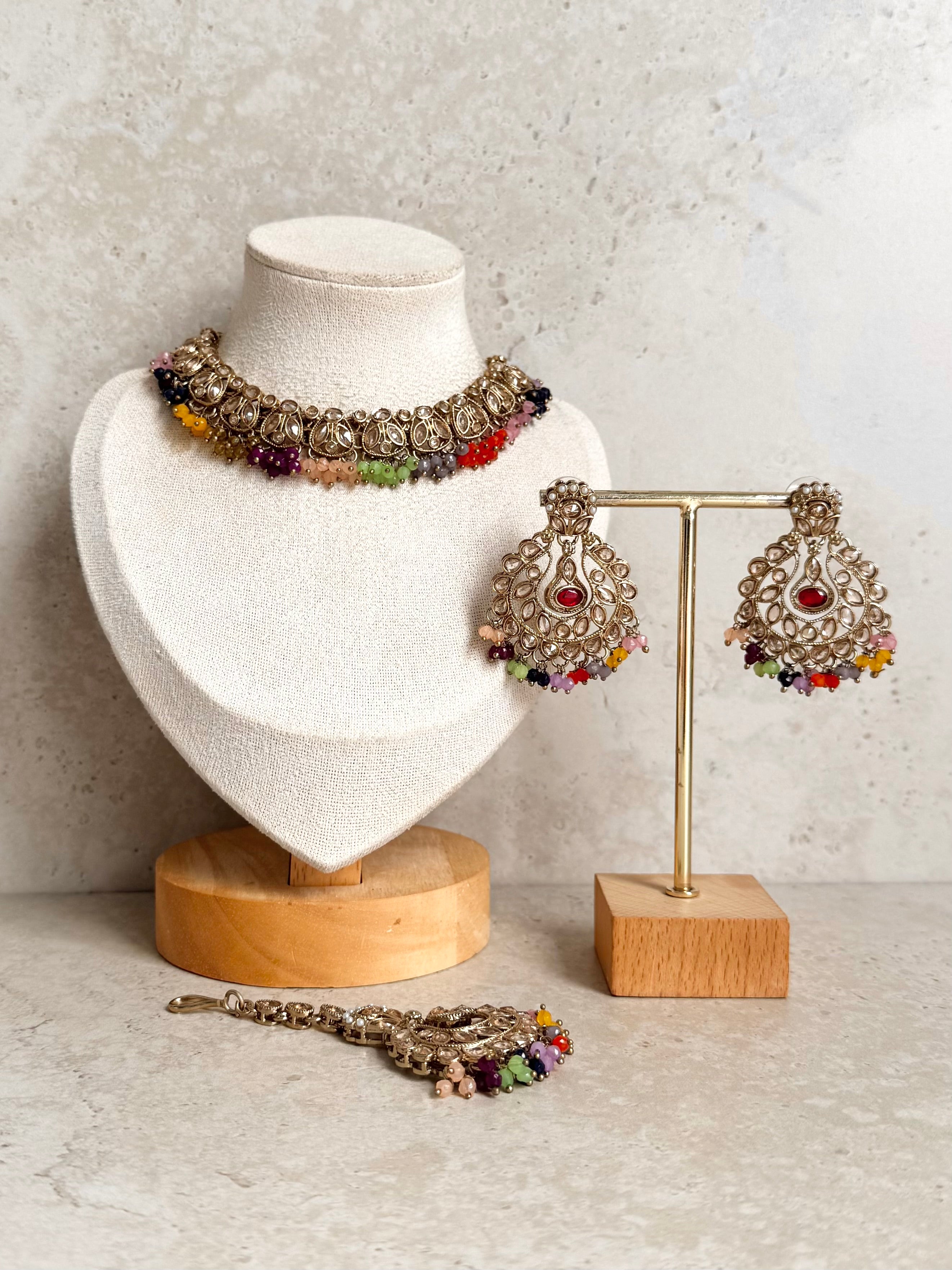 Siya Necklace Set