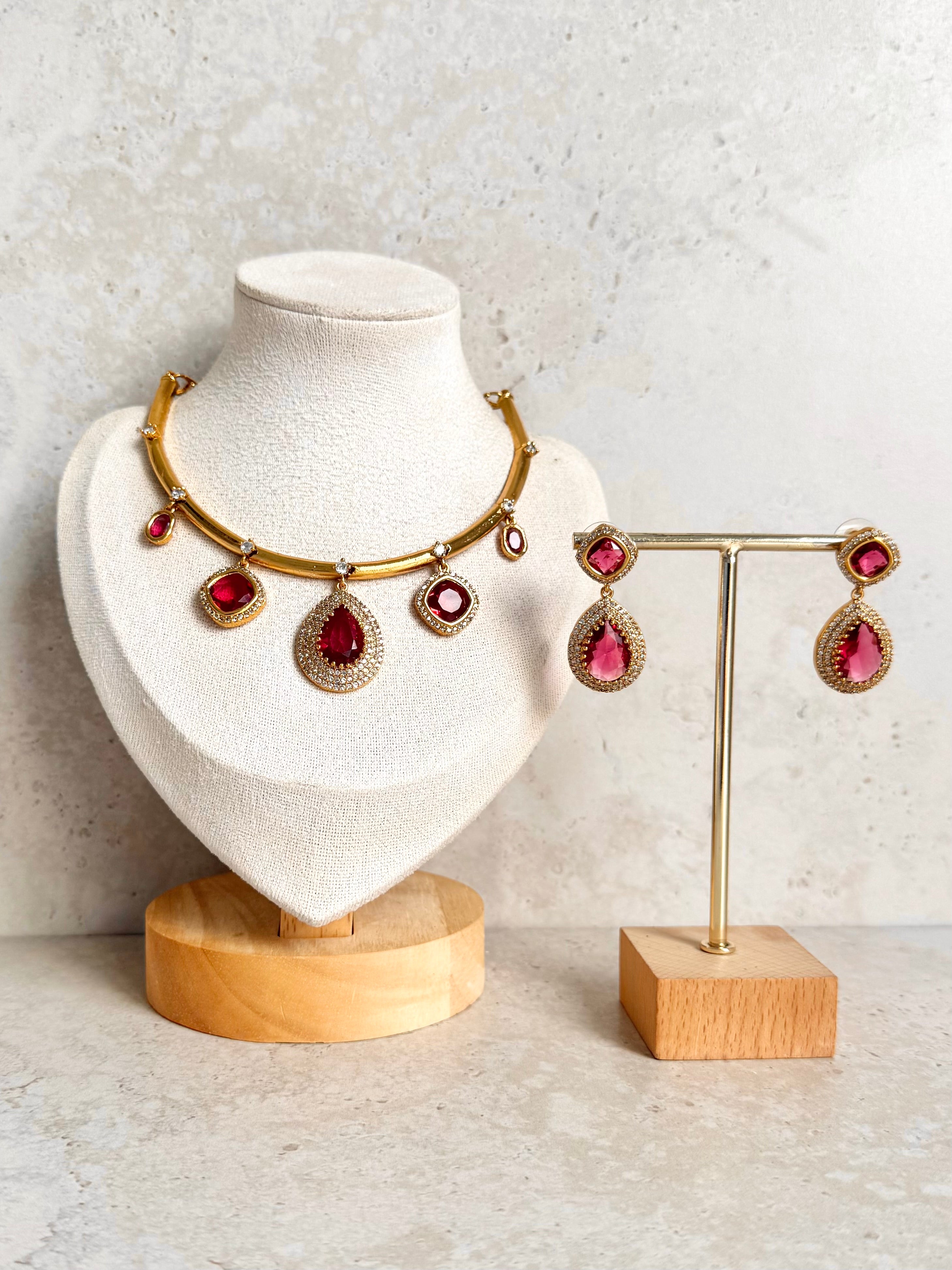 Raina Necklace Set