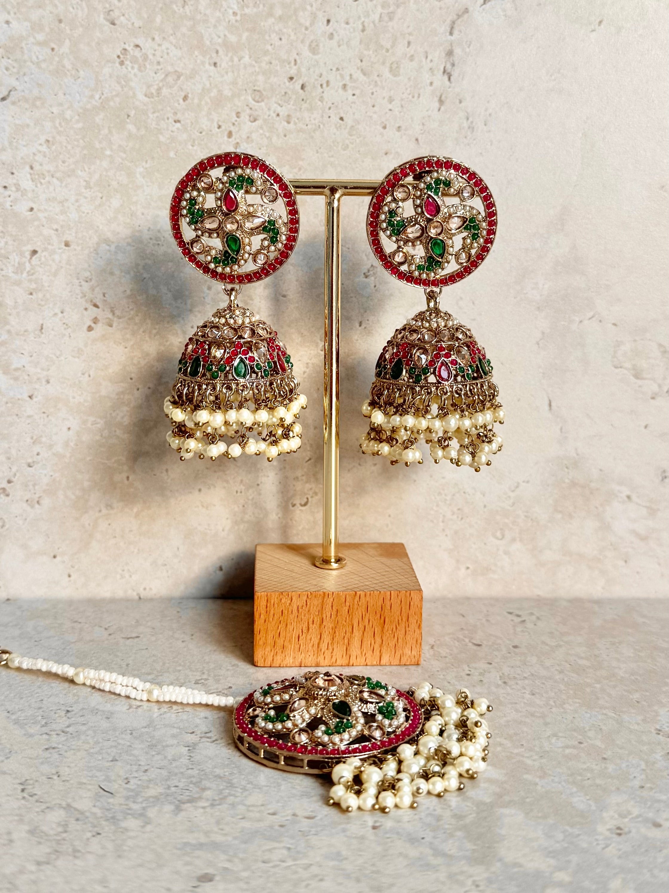 Sujata Tikka Set