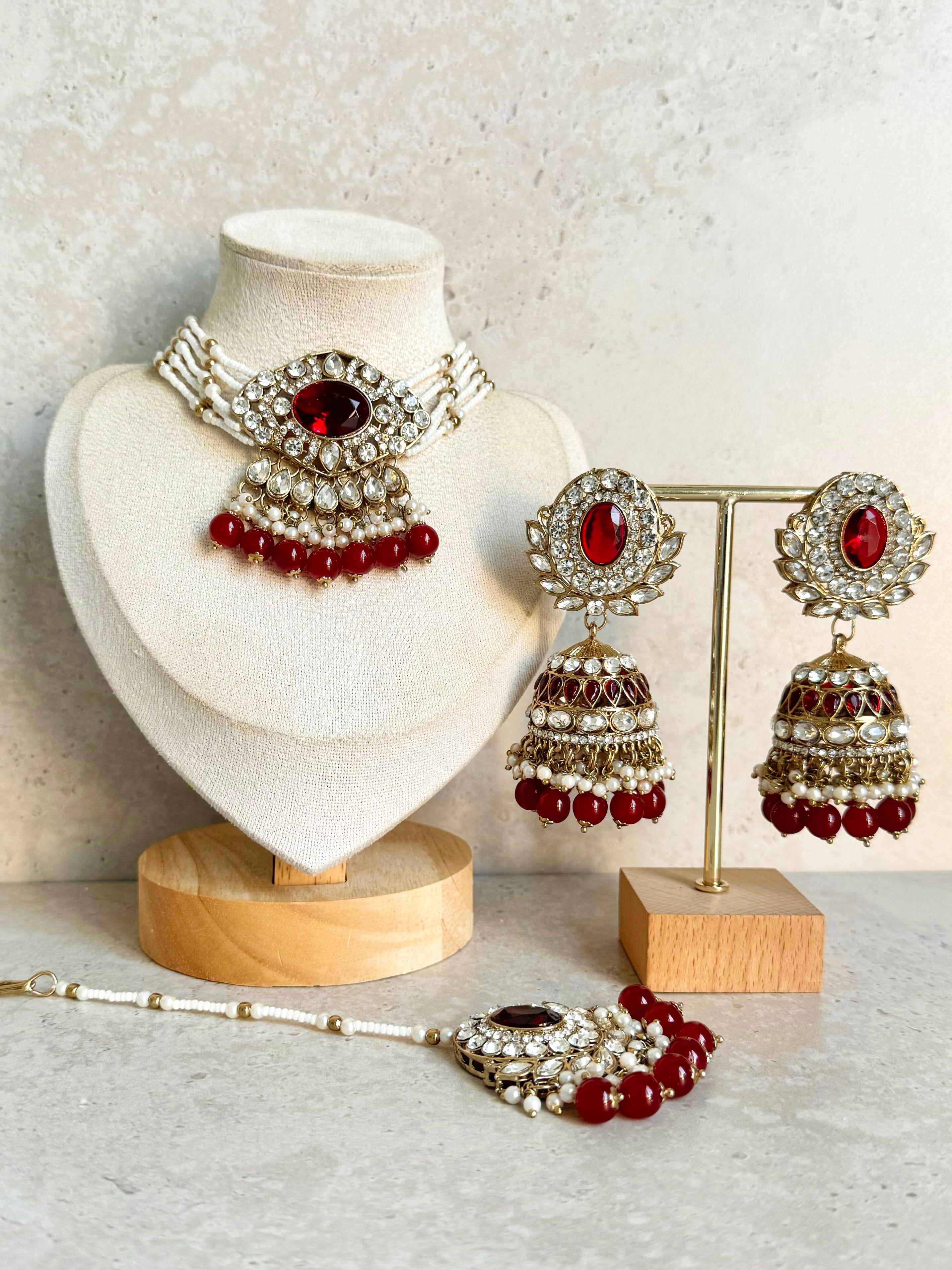 Shreya Necklace Set