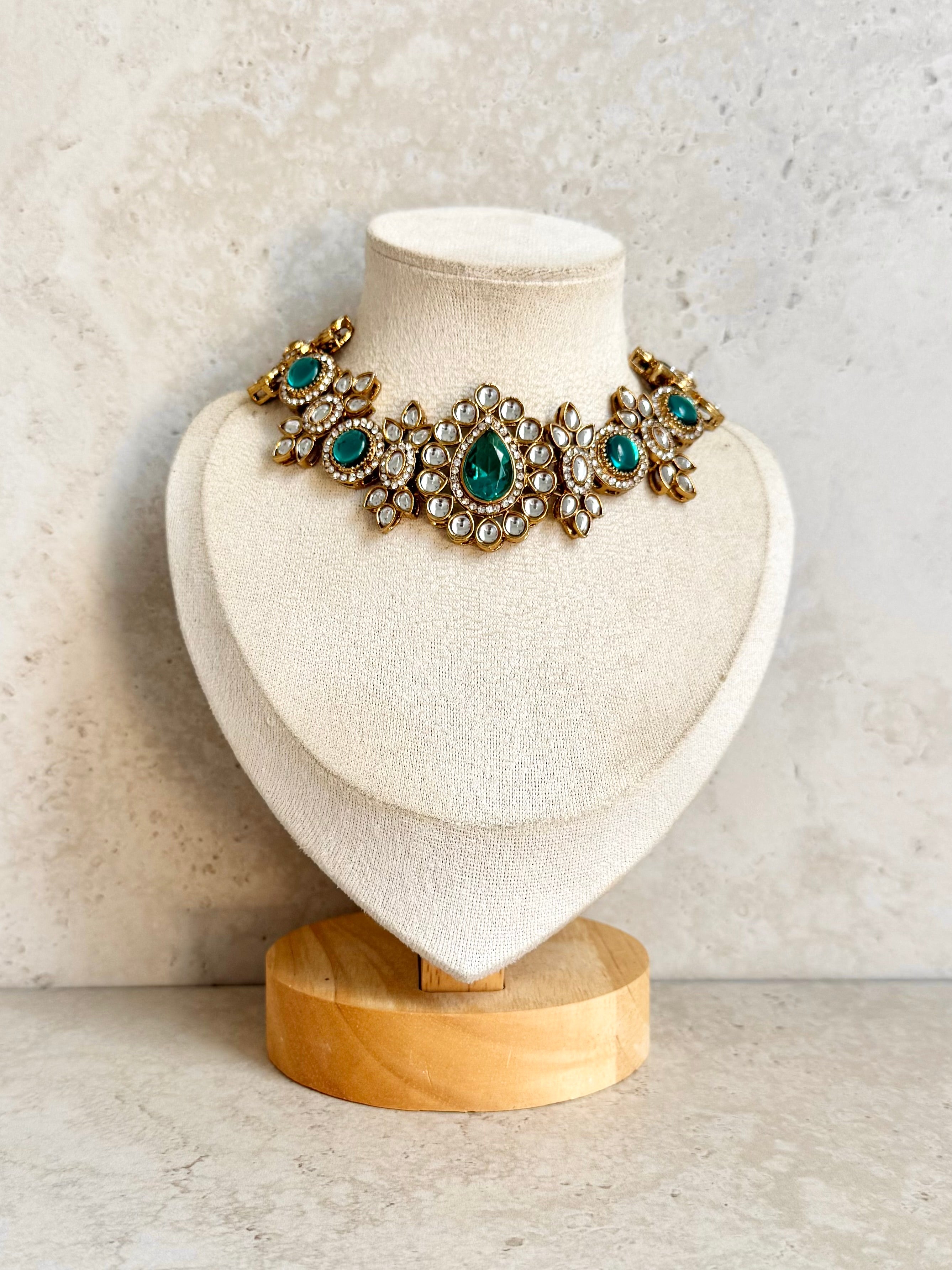 Shweta Necklace Set