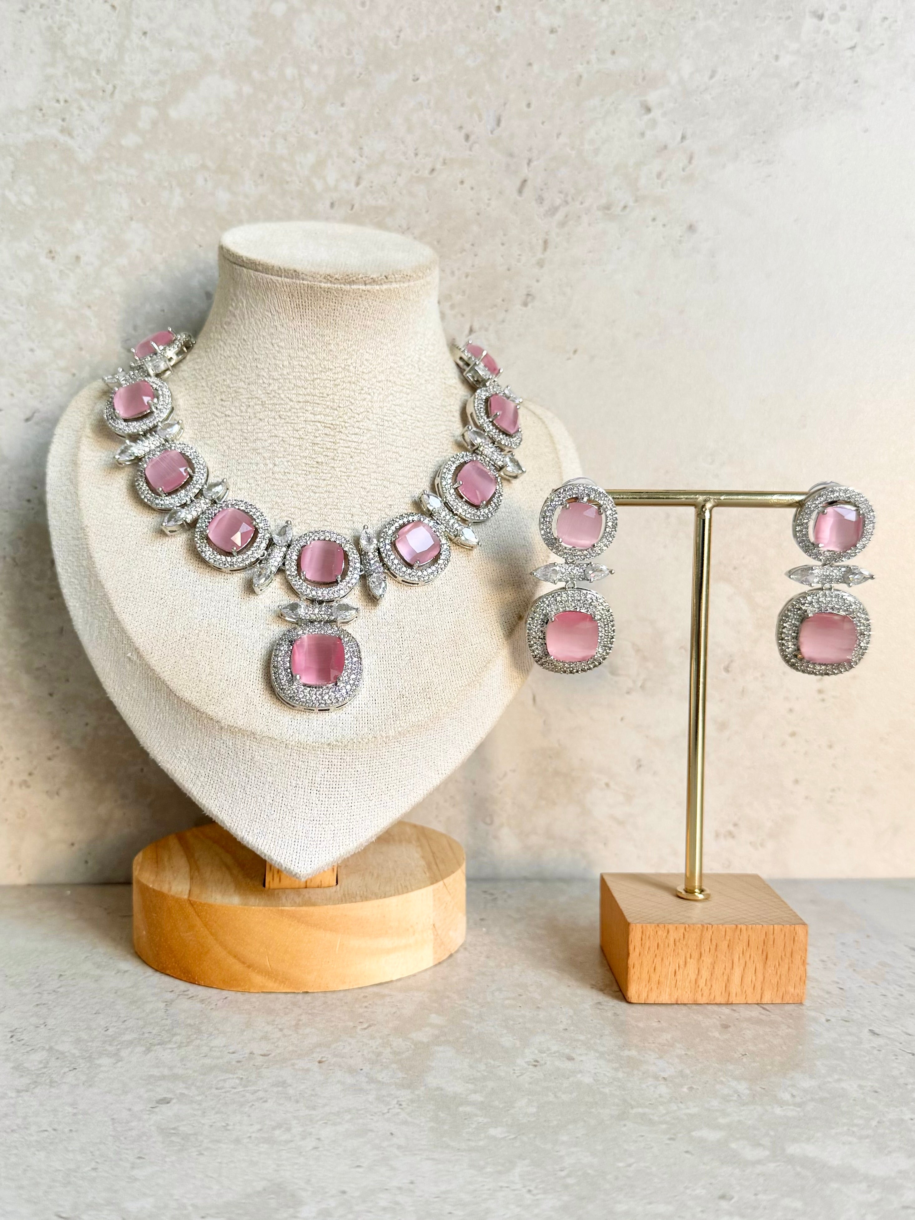 Samera Necklace Set