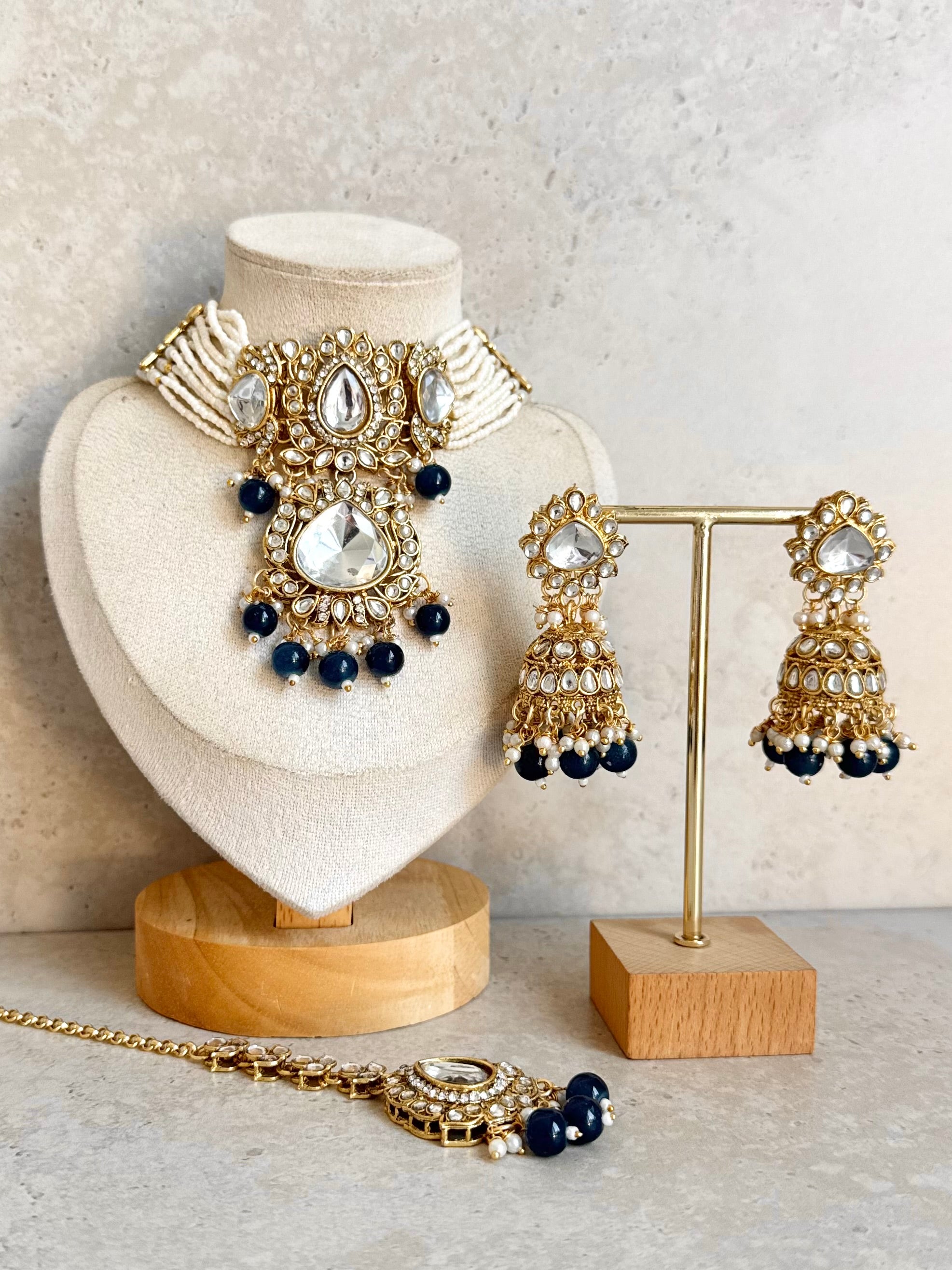 Ashmi Necklace Set