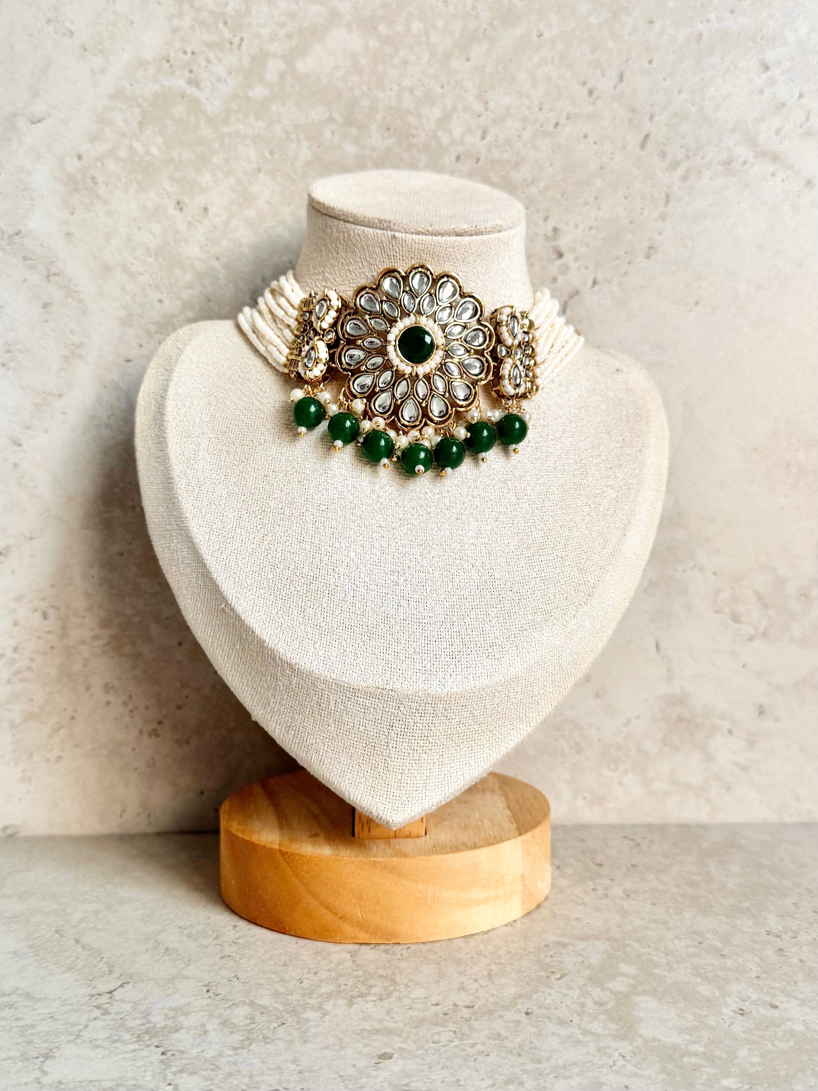 Eshani Necklace Set