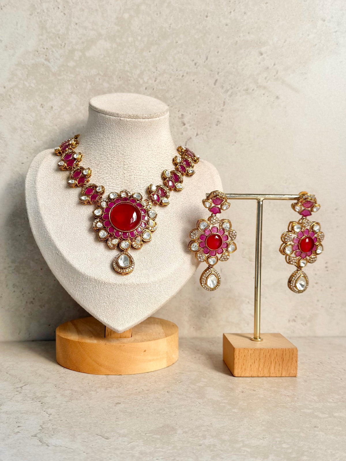 Risa Necklace Set