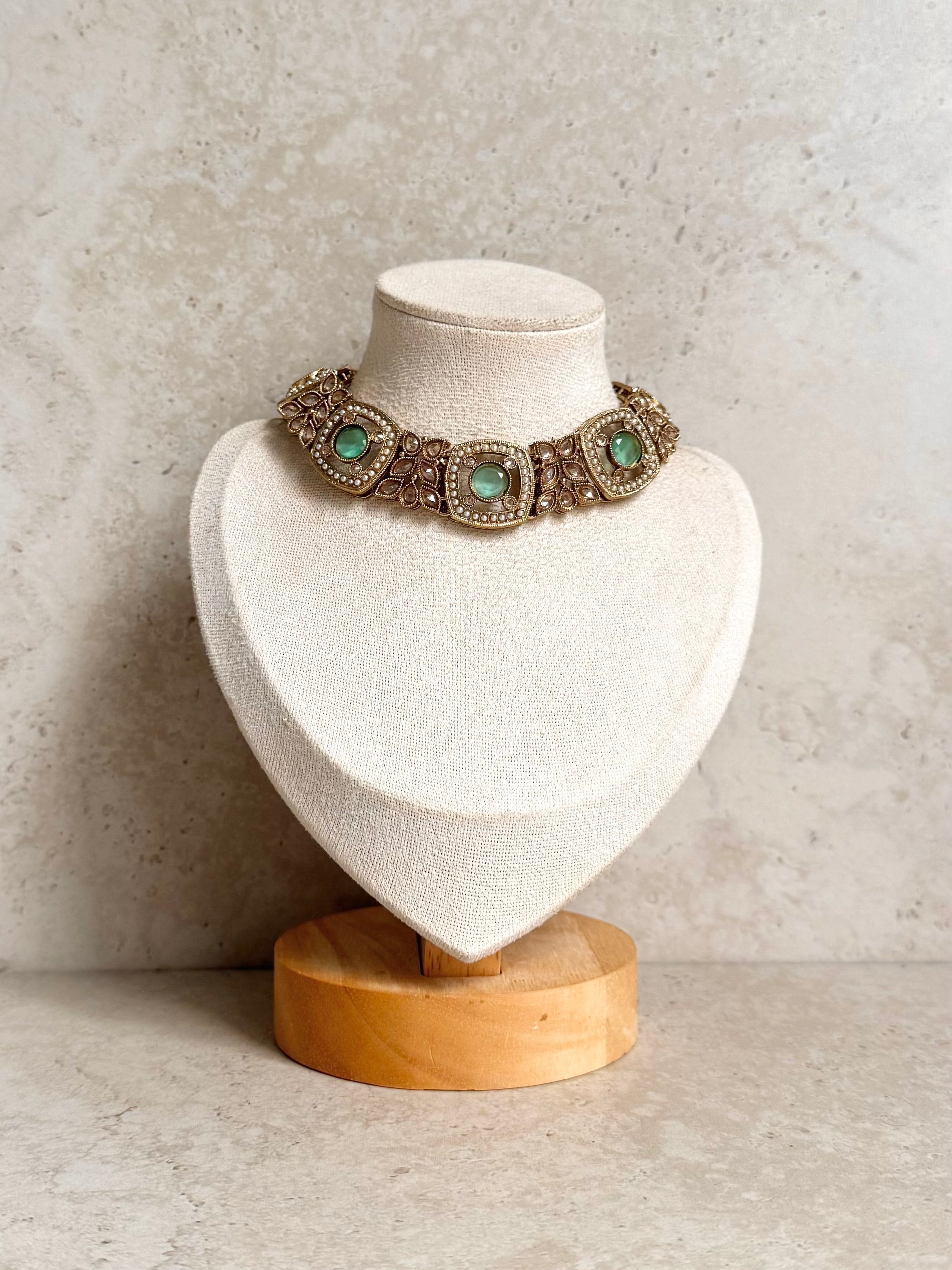Ridhima Necklace Set