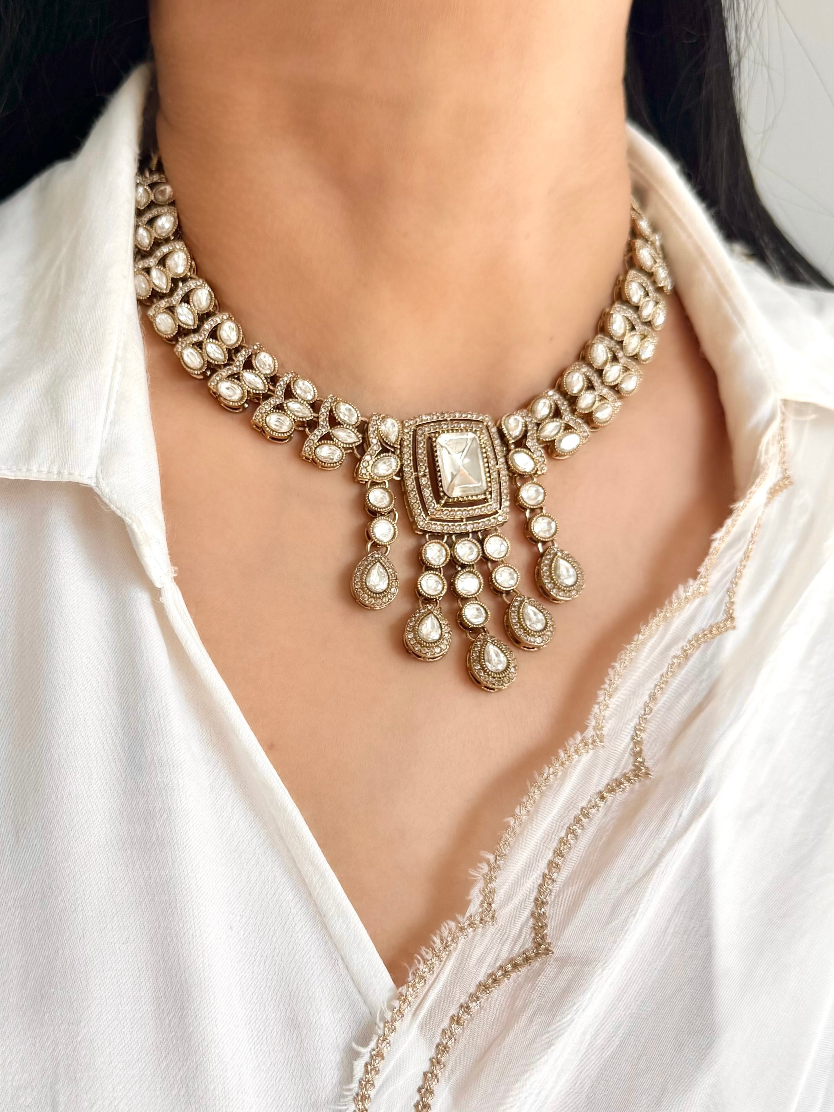 Vanya Necklace Set