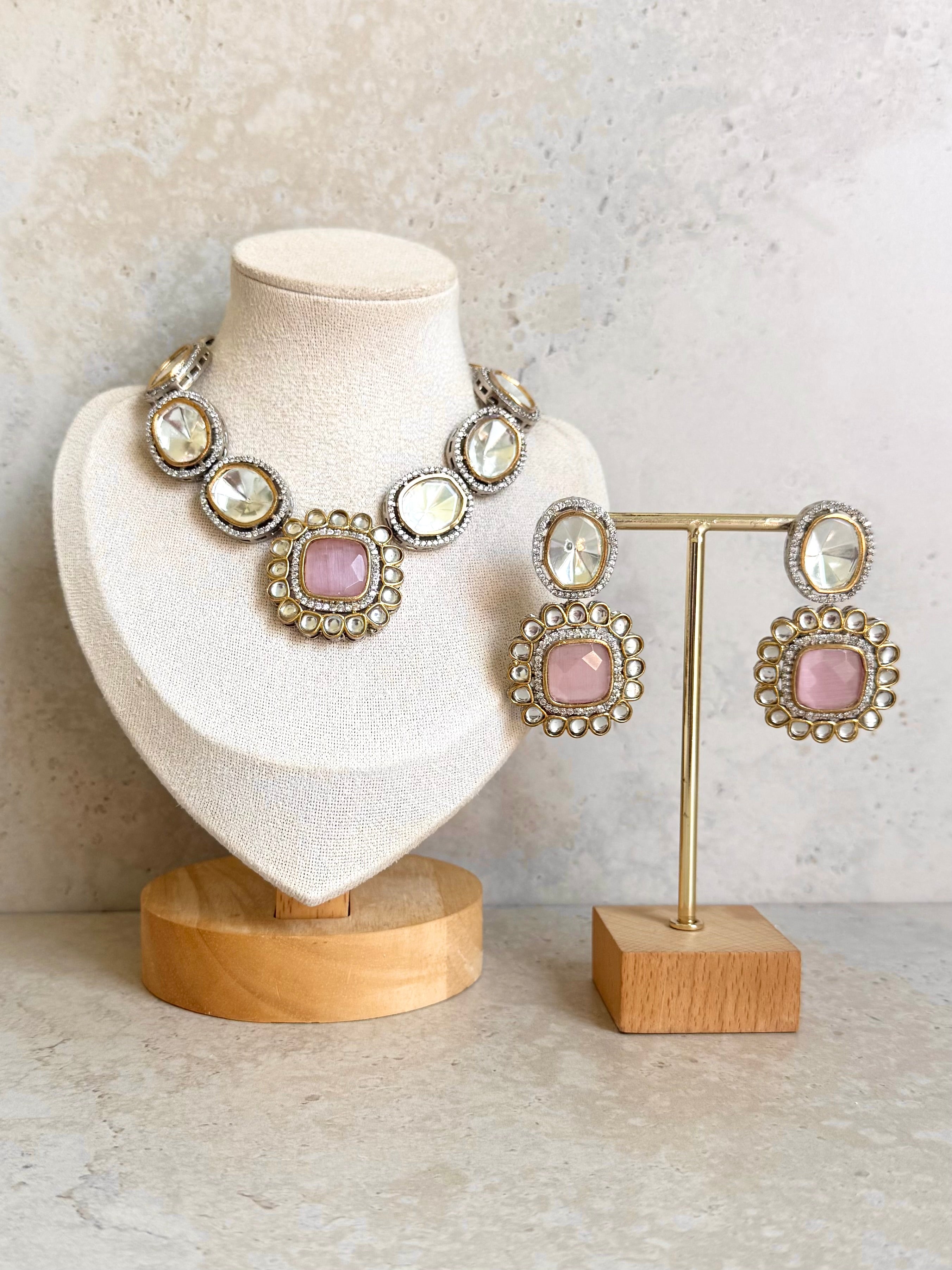 Sara Necklace Set