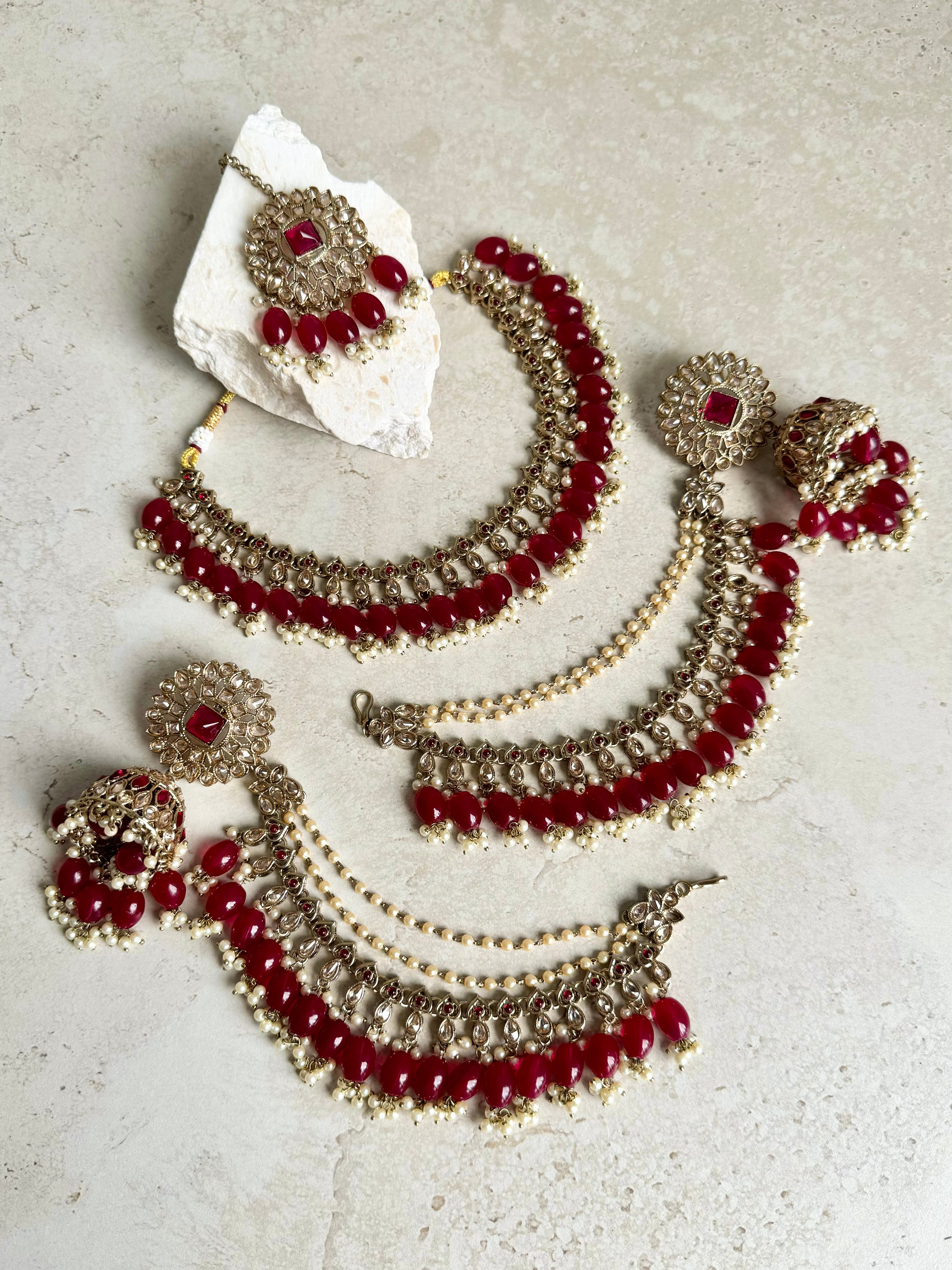 Inaya Necklace Set