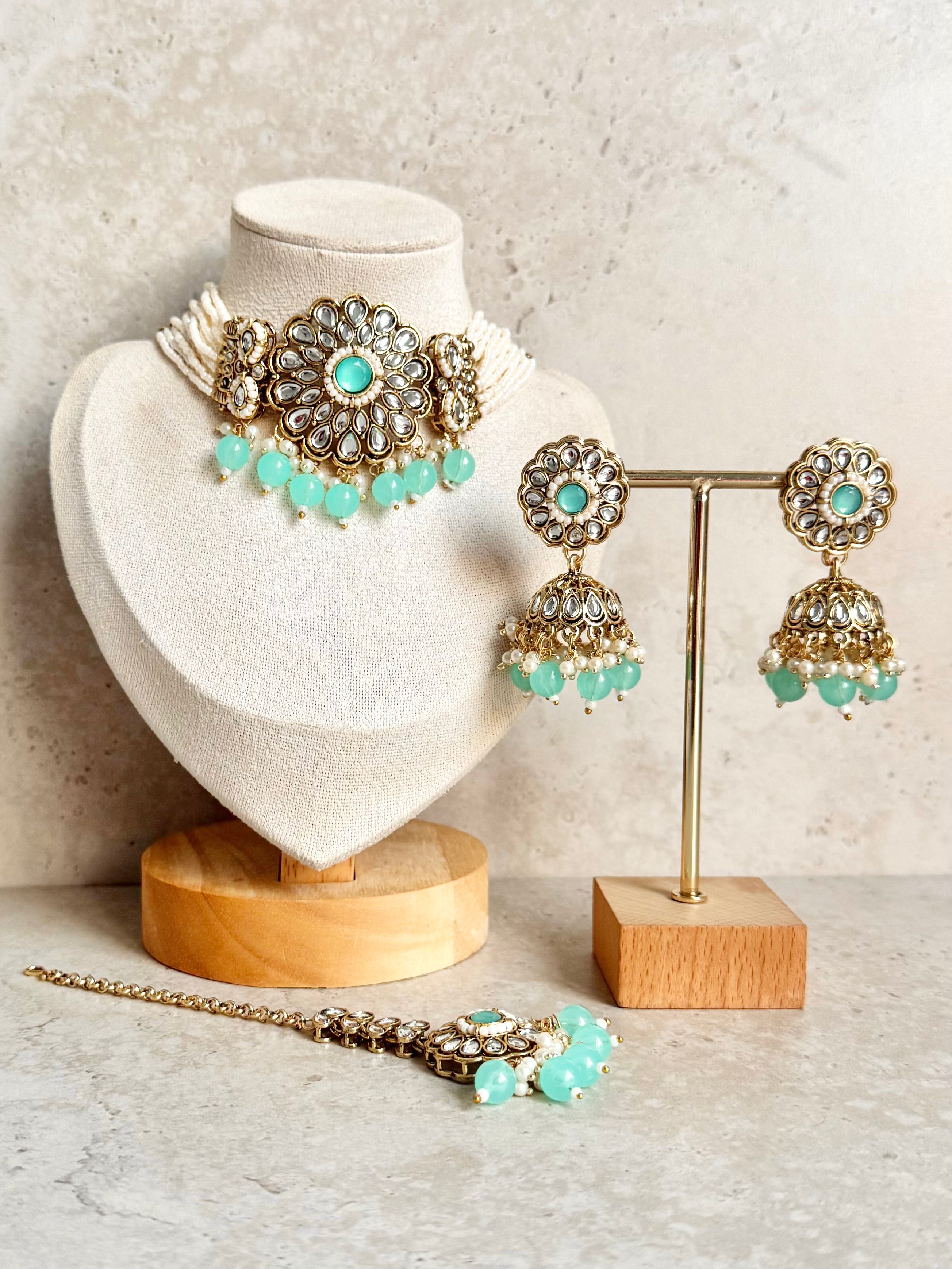 Eshani Necklace Set