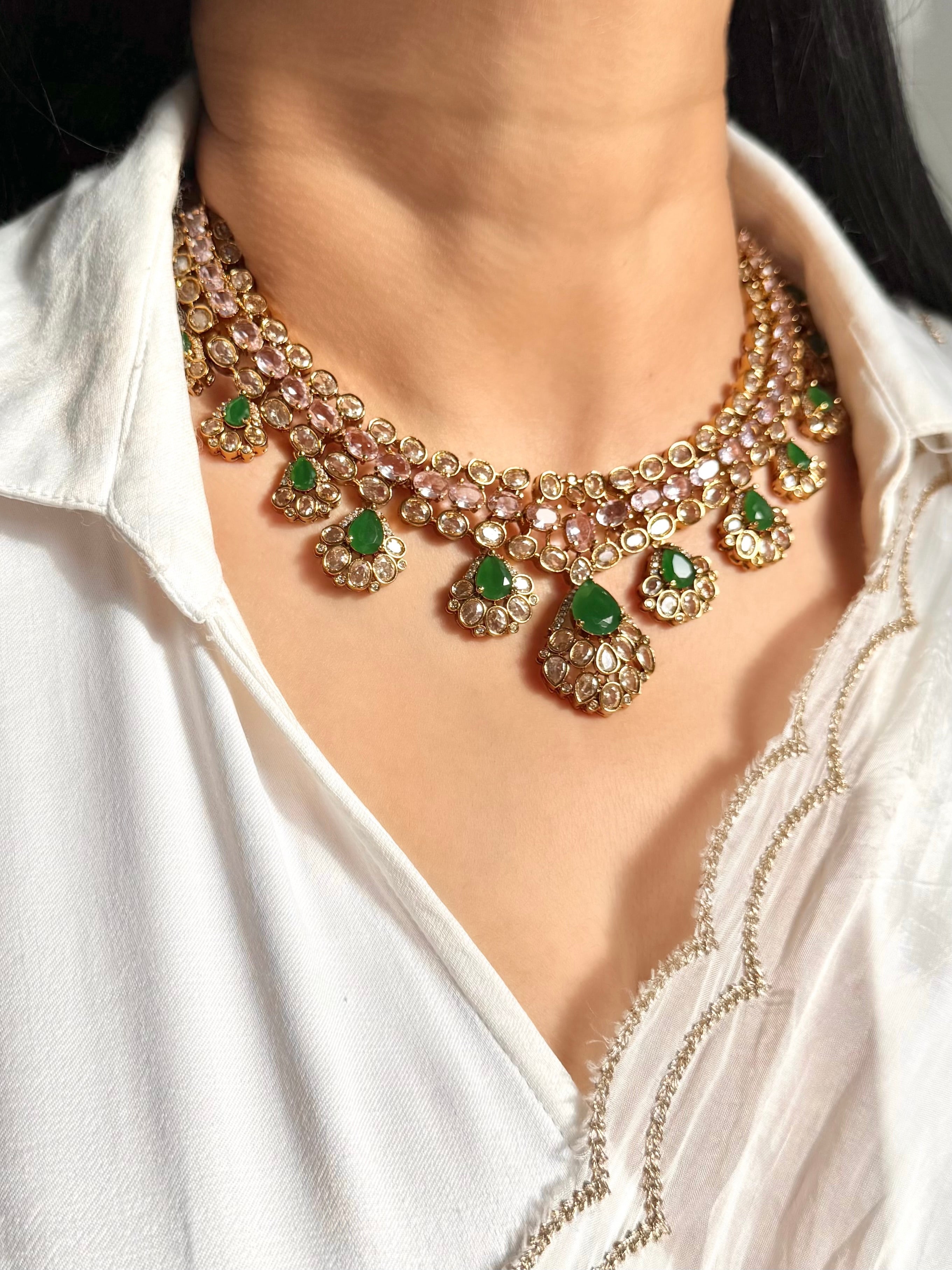 Anfia Necklace Set