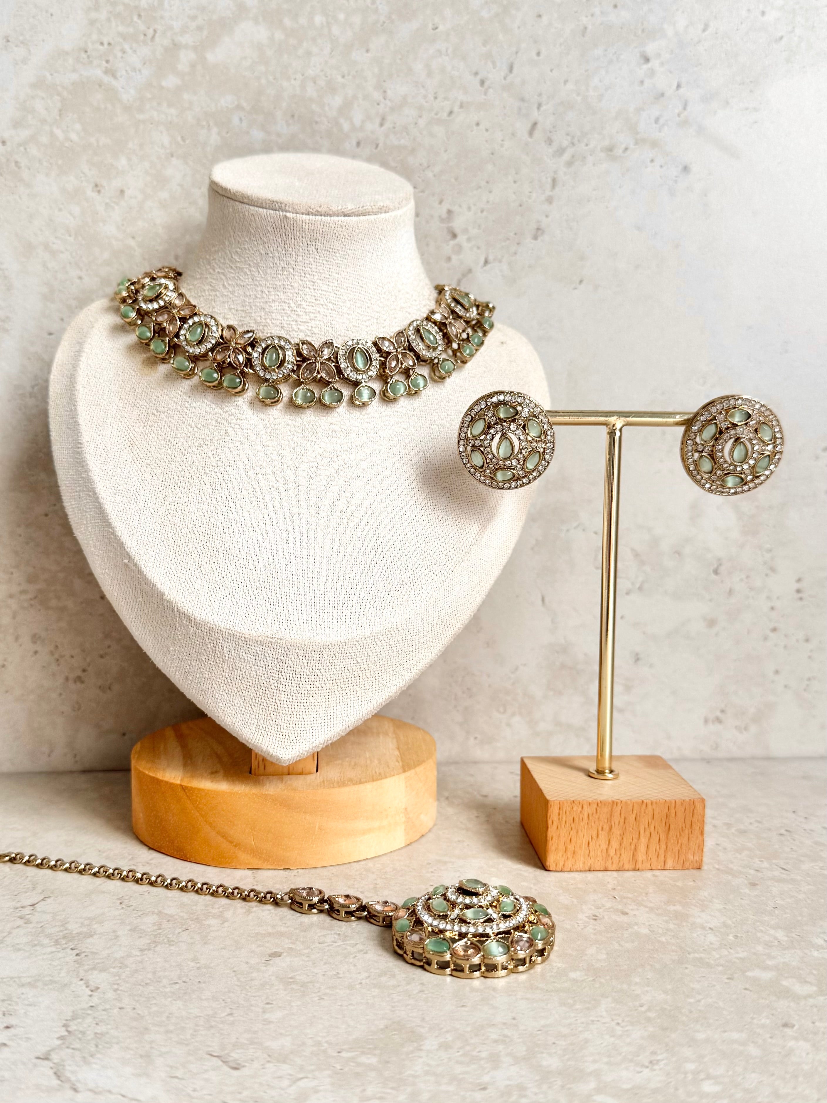 Richa Necklace Set
